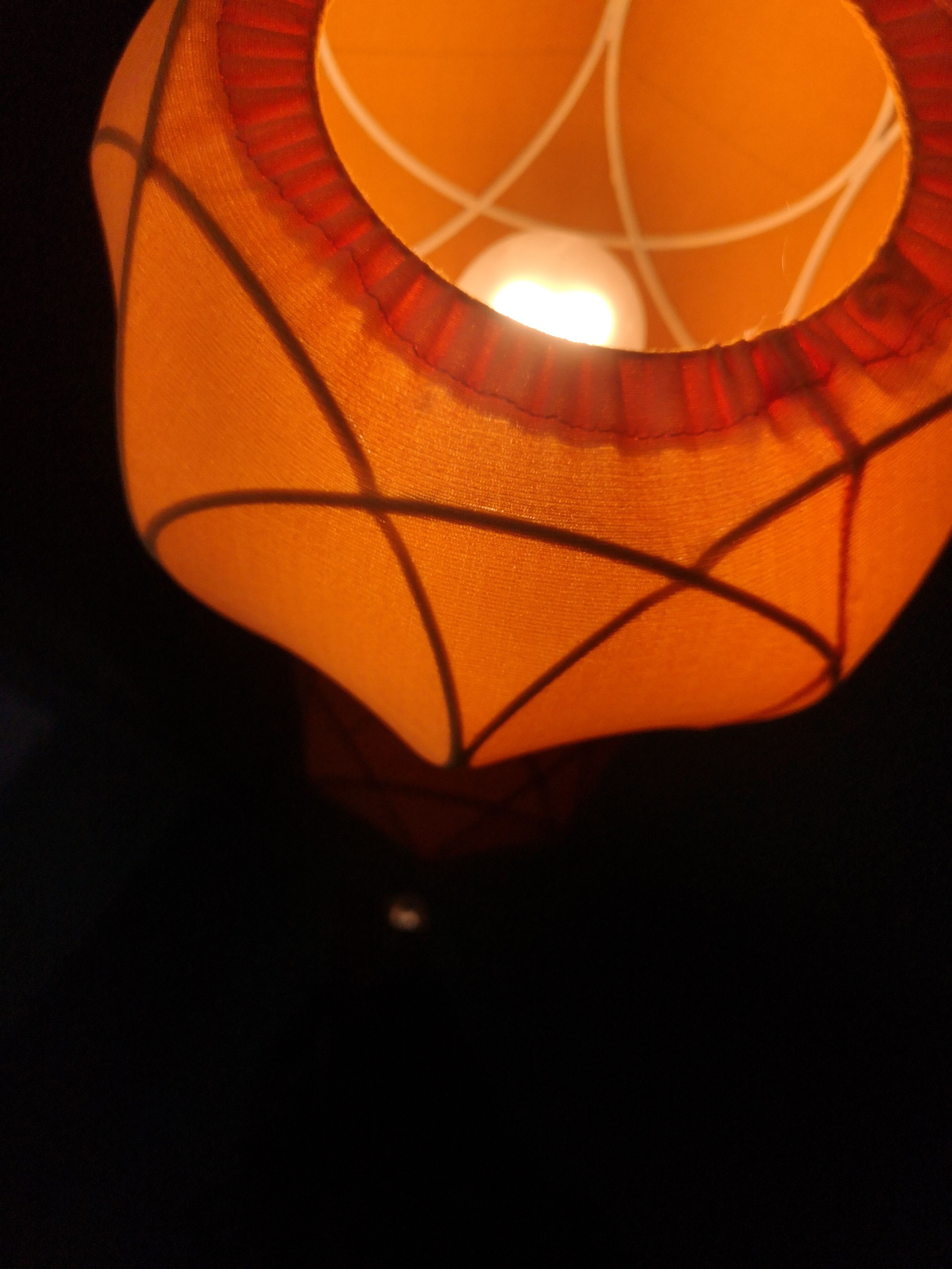 Lampe de table tulipe design space age 1960