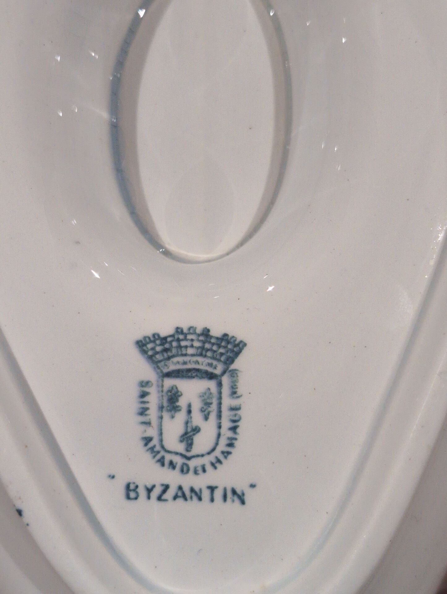 Dormant Sauce Boat Terre de Fer Saint Amand Byzantine