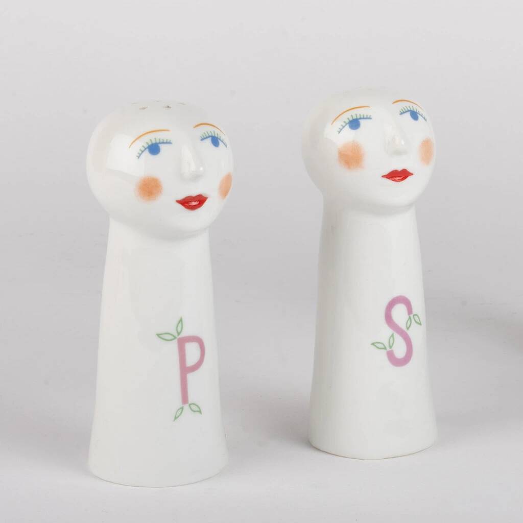 Porcelain salt and pepper pots designed by Jindra Viková