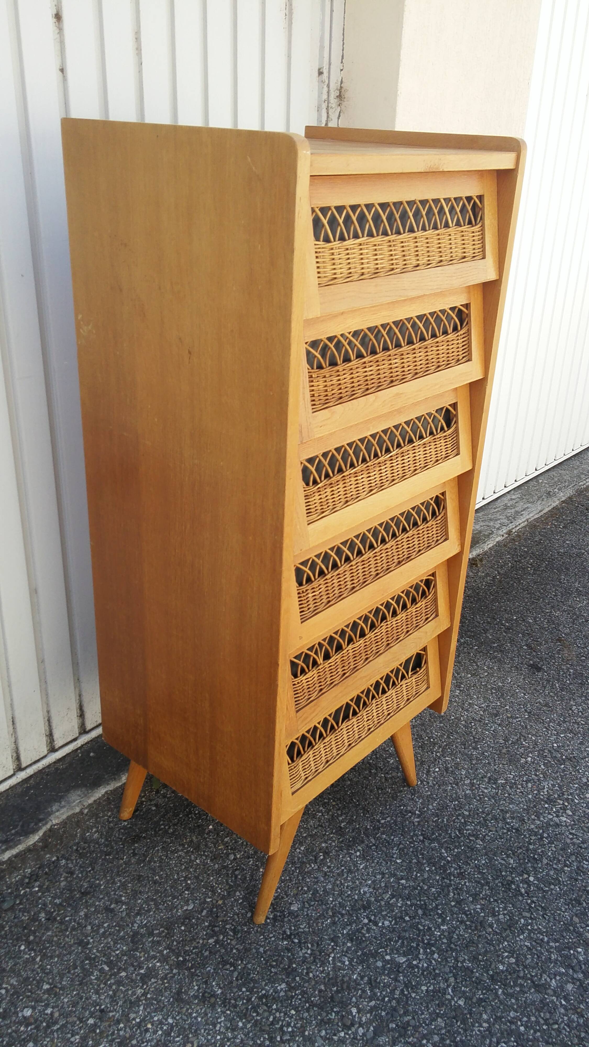 Dresser in oak and wicker