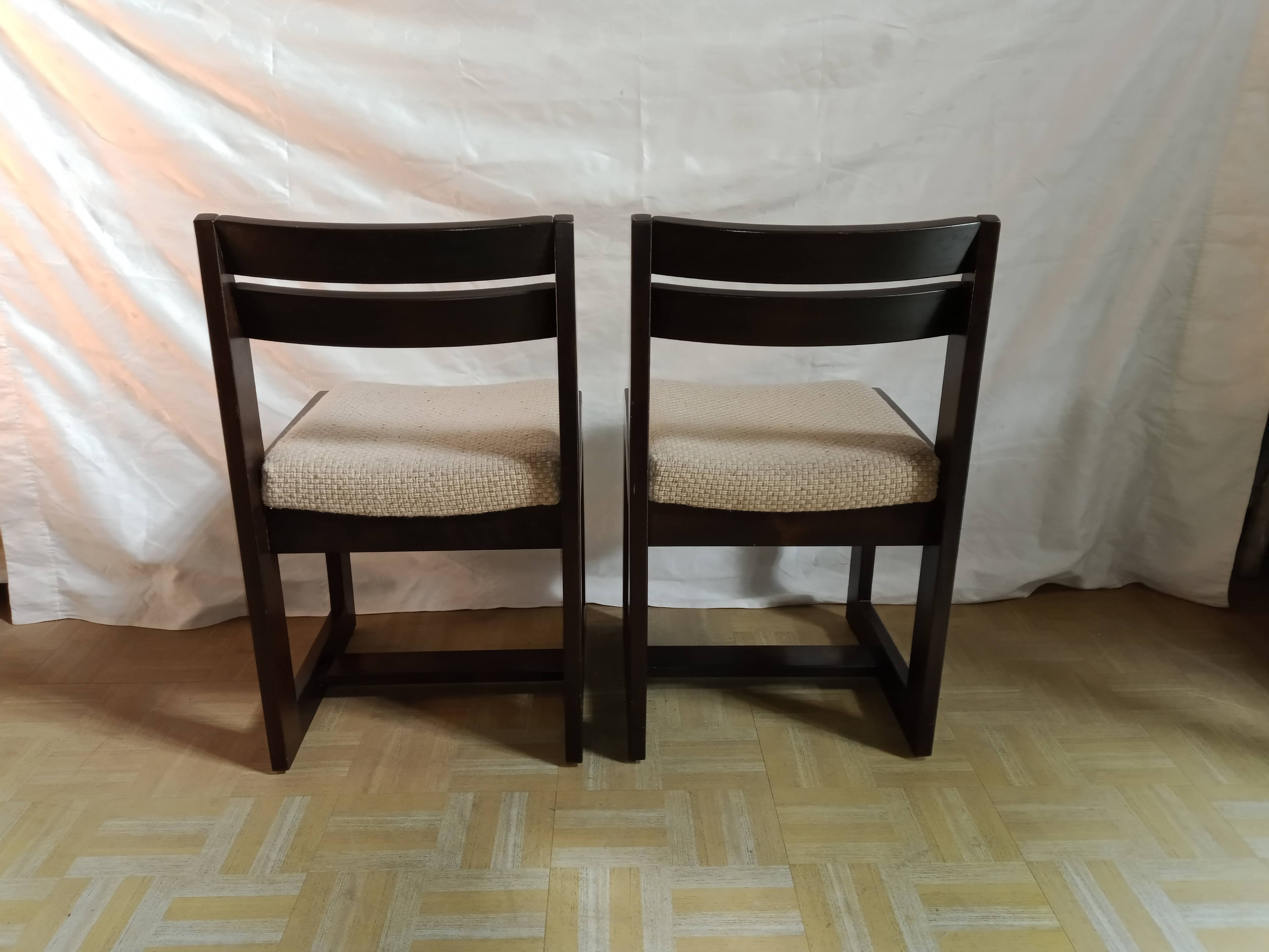 4 chairs house regain