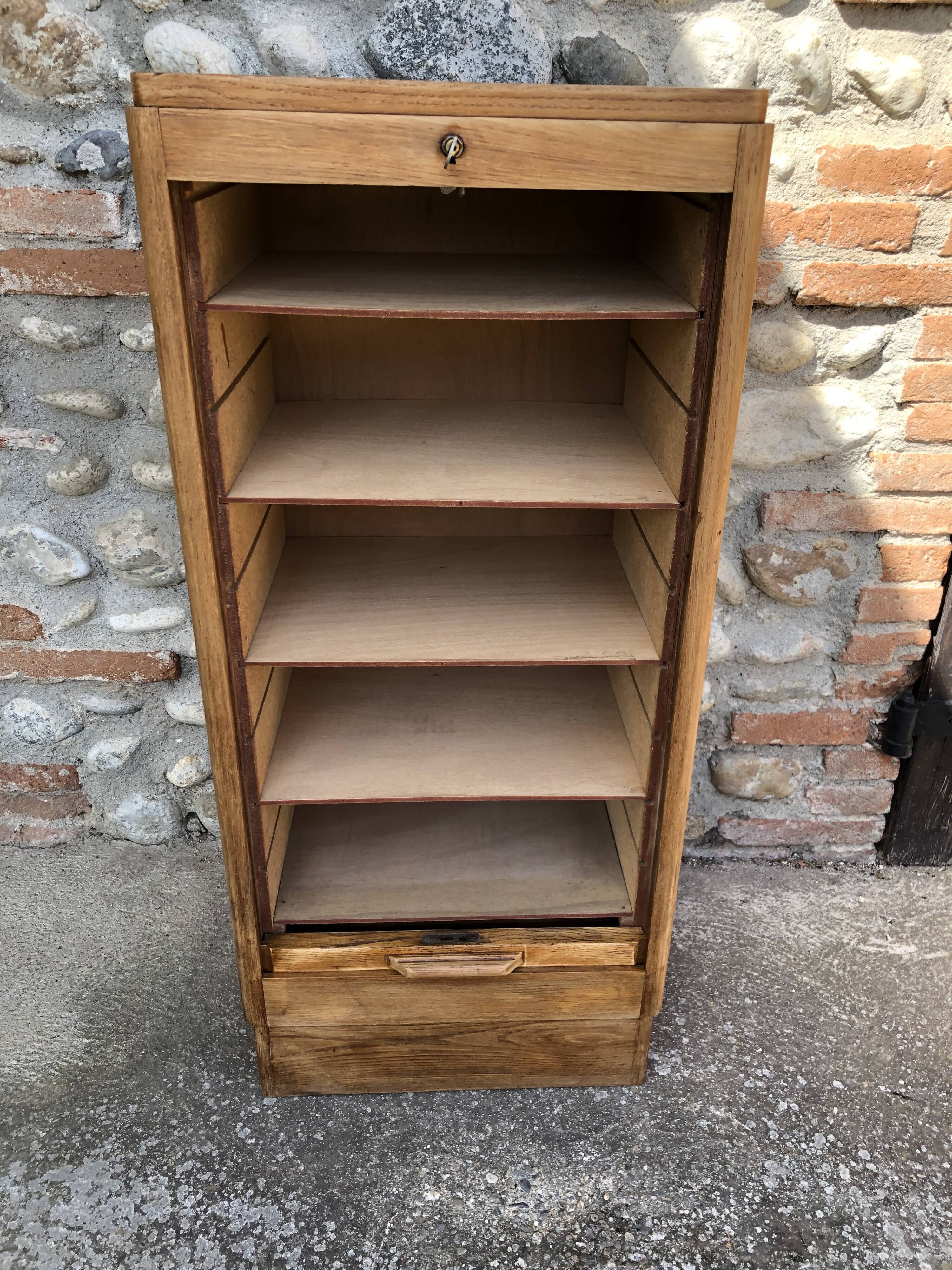 Curtain binder cabinet