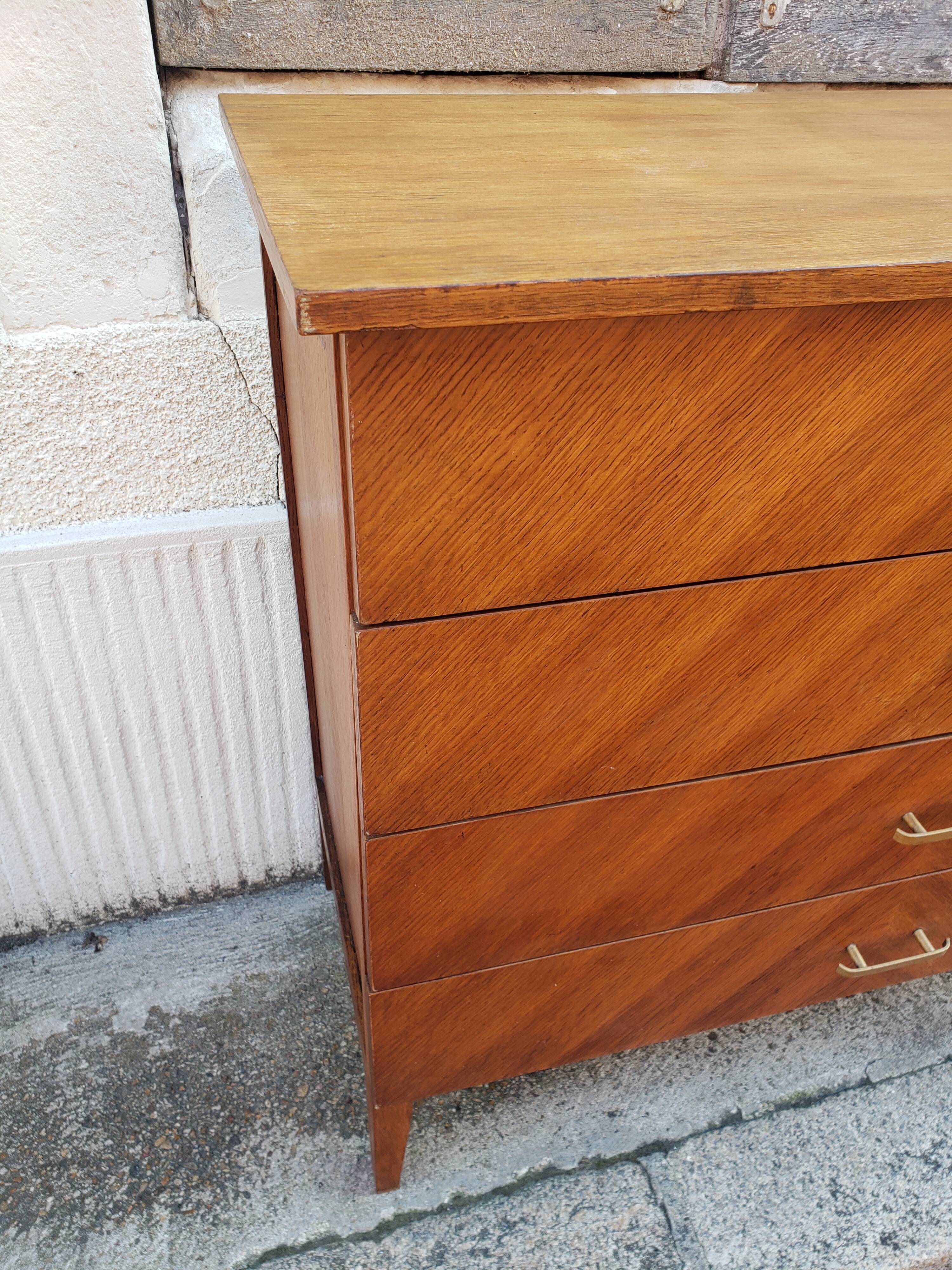 Commode vintage design chevrons