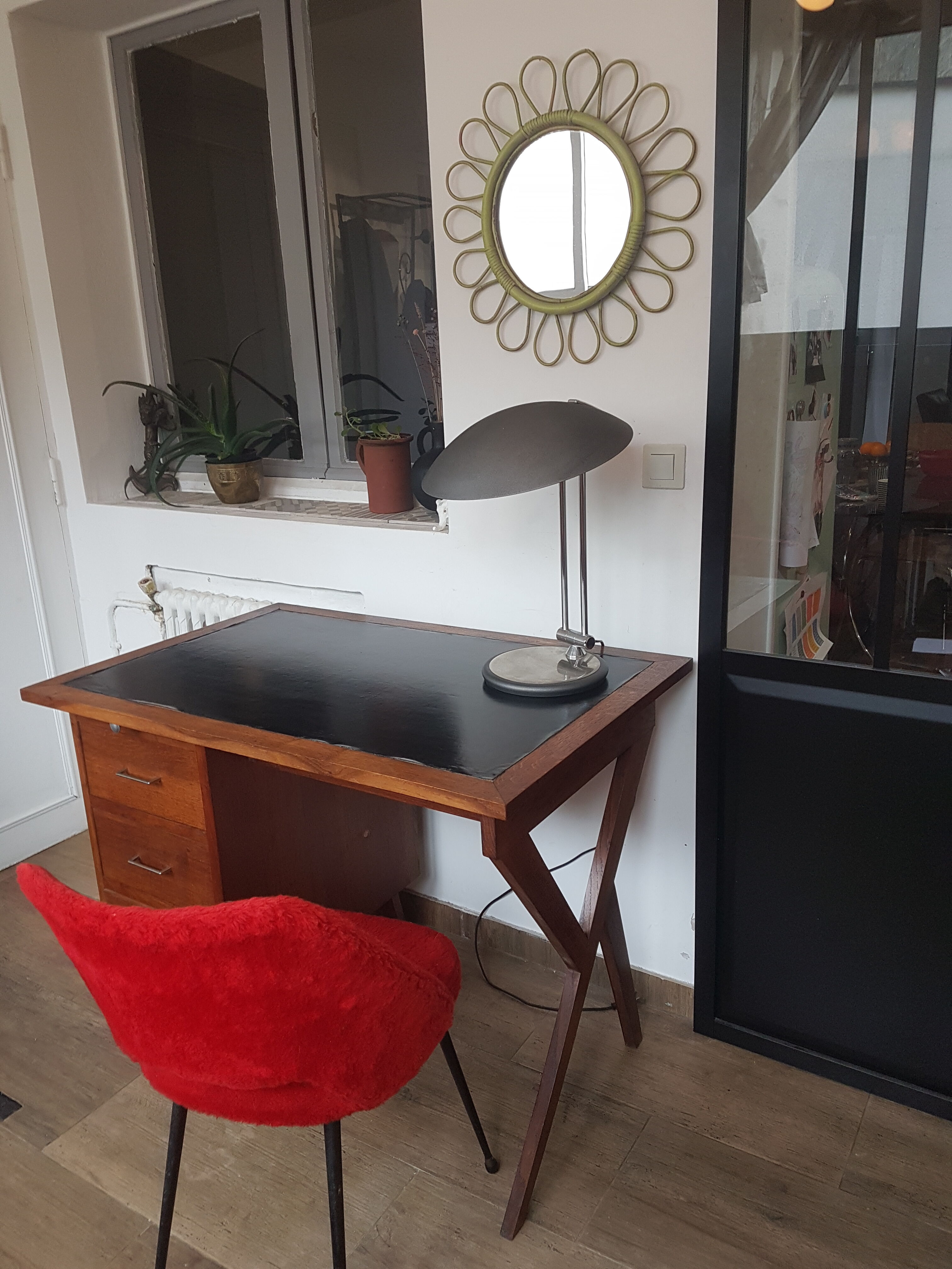 Bureau scandinave pieds compas