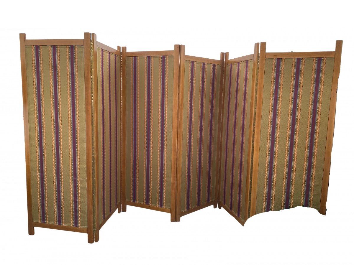 Pair of screens