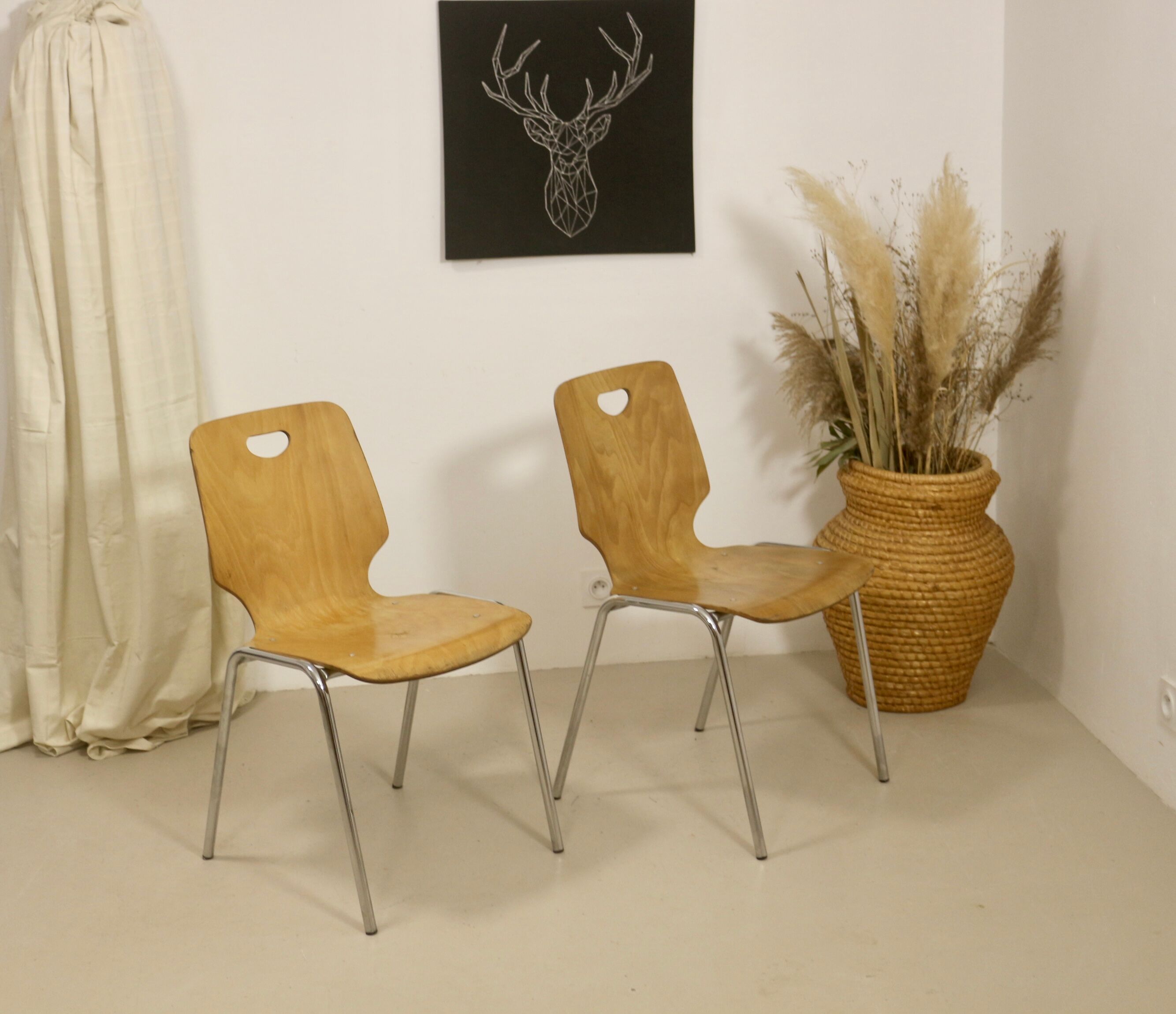 Pair of stackable chairs in Plywood plywood. Ref Leo.