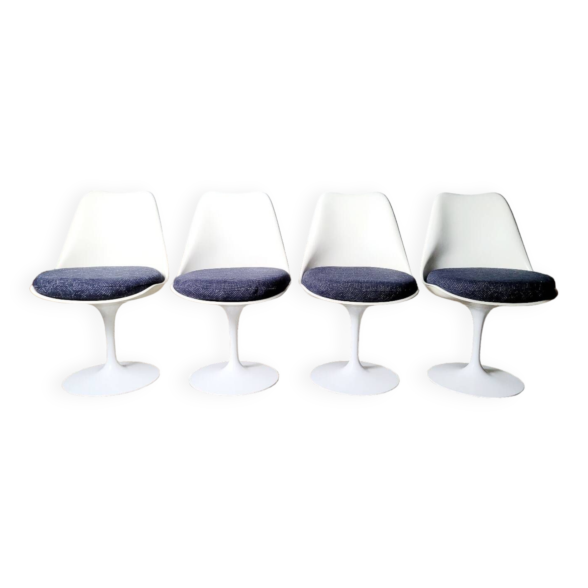 4 Knoll International tulip chairs by Eero saarinen