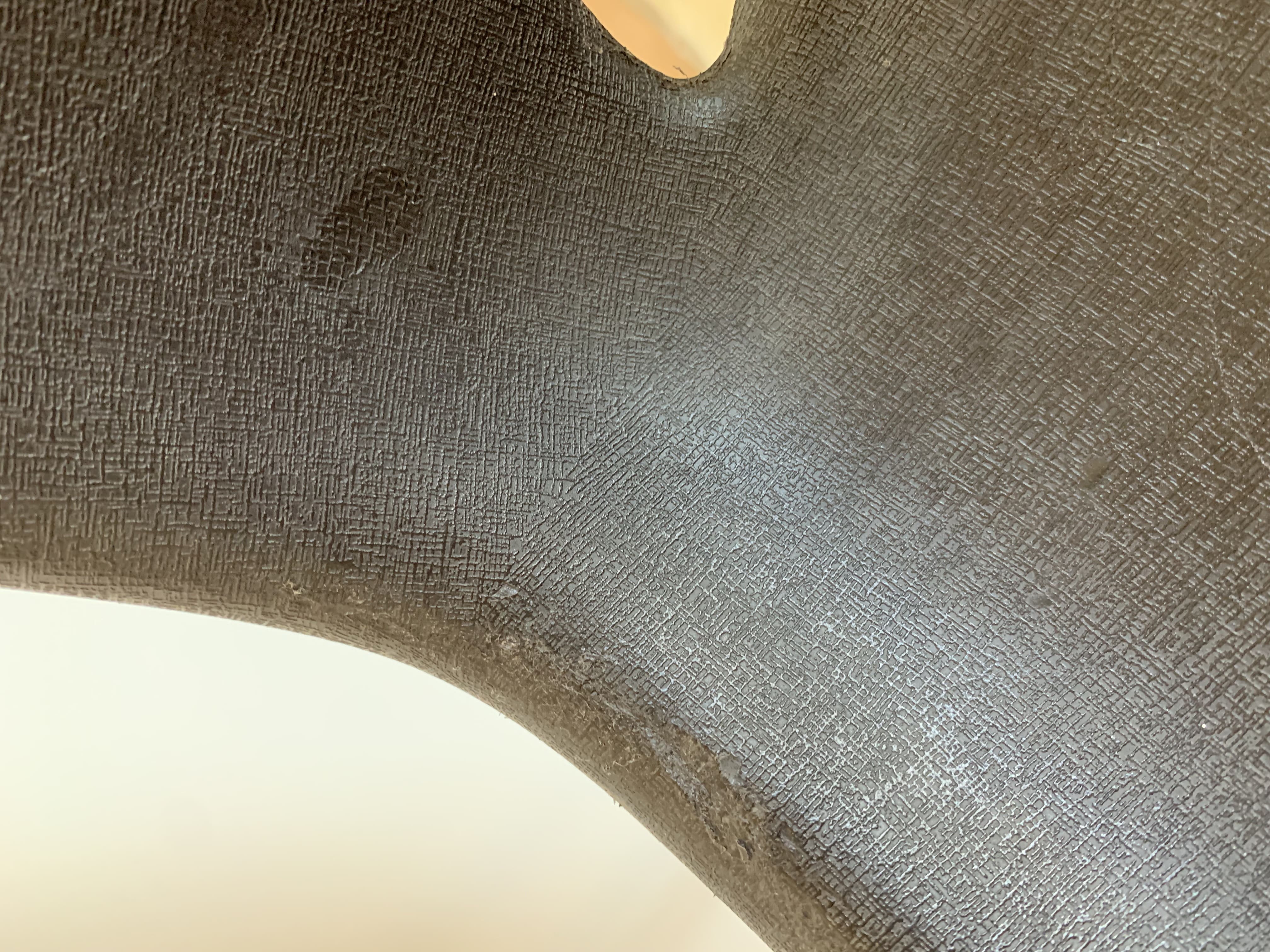 Chaise coque plastique marque Sitting