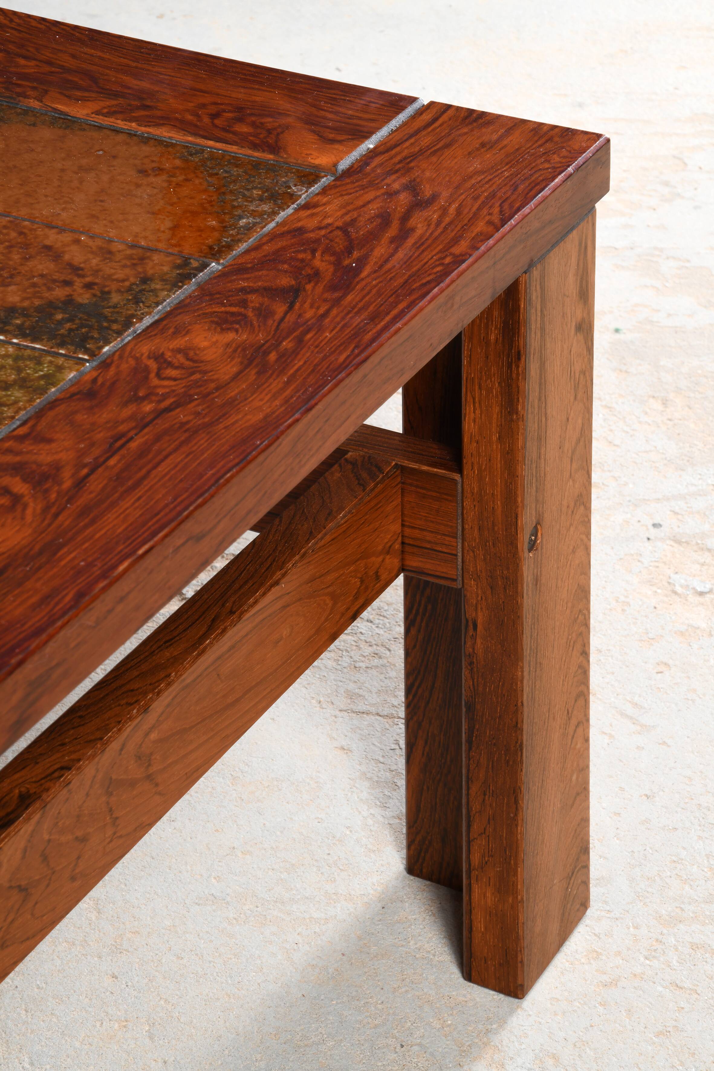 Scandinavian coffee table in rosewood and ceramic