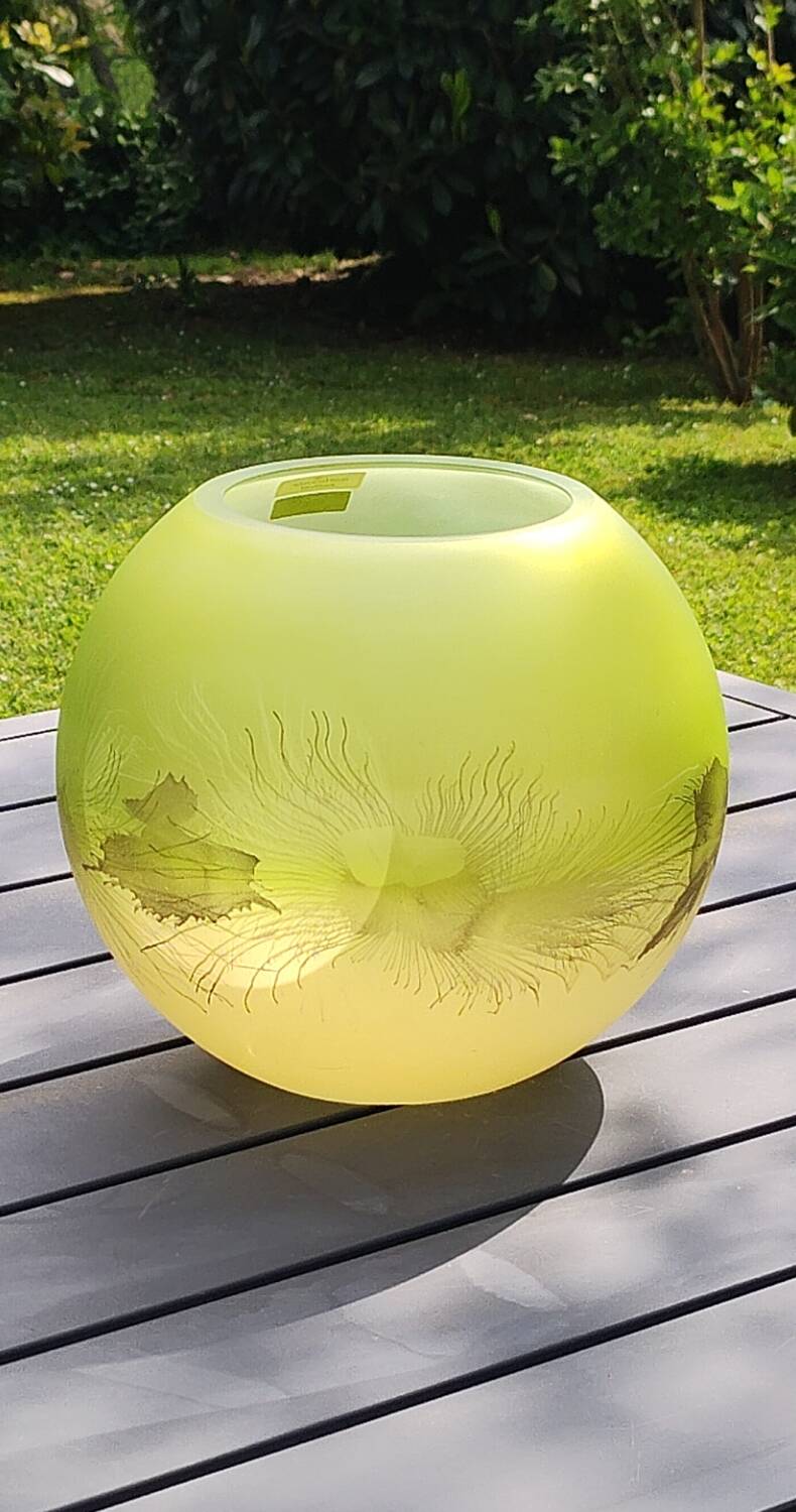 Handmade ball vase. Ambiente Zwiesel. Artistic look. 17x20cm