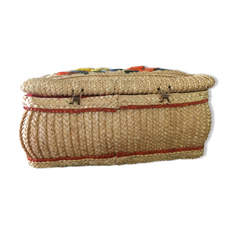 Braided straw sewing box