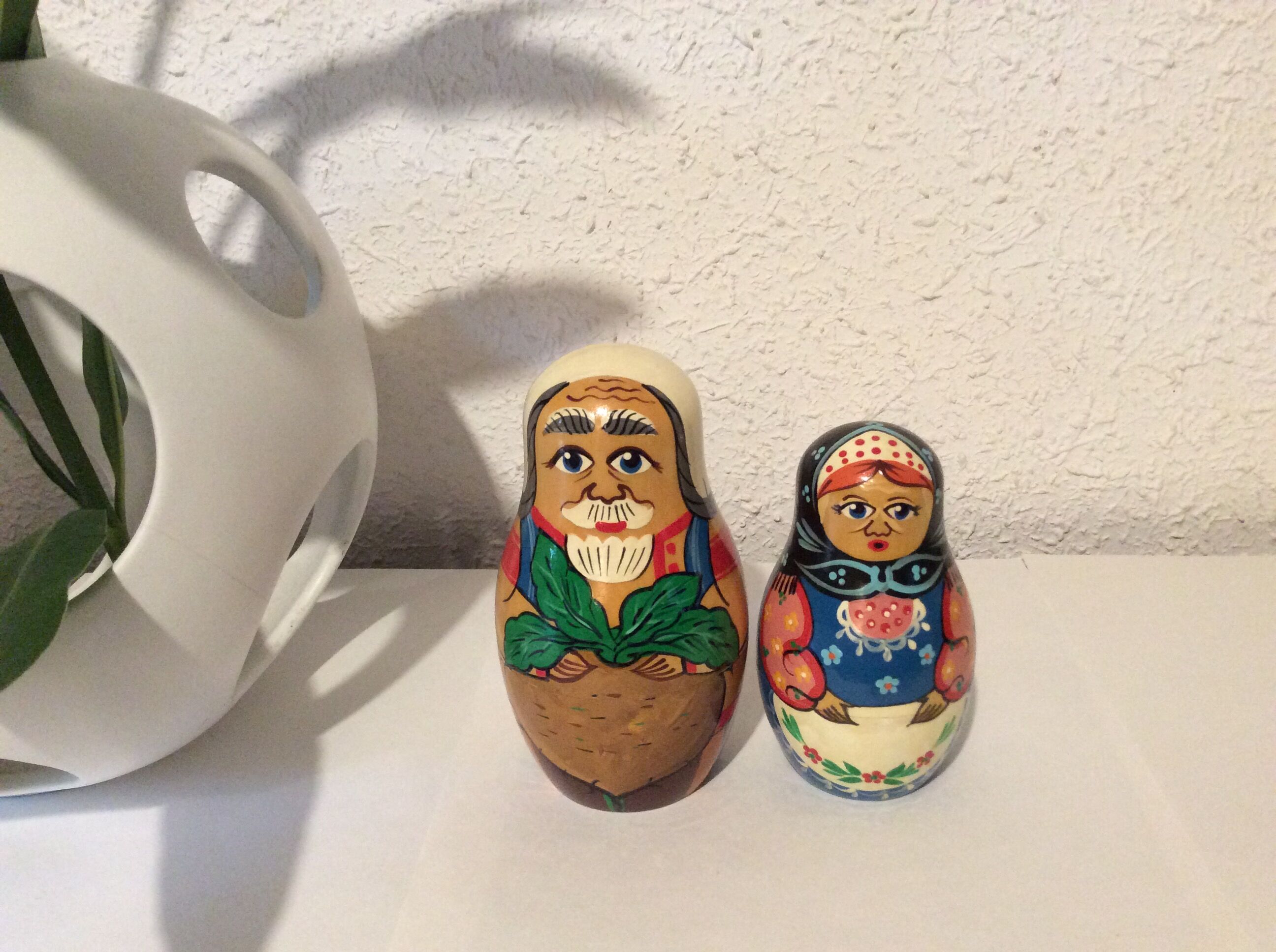 Vintage couple Russian dolls