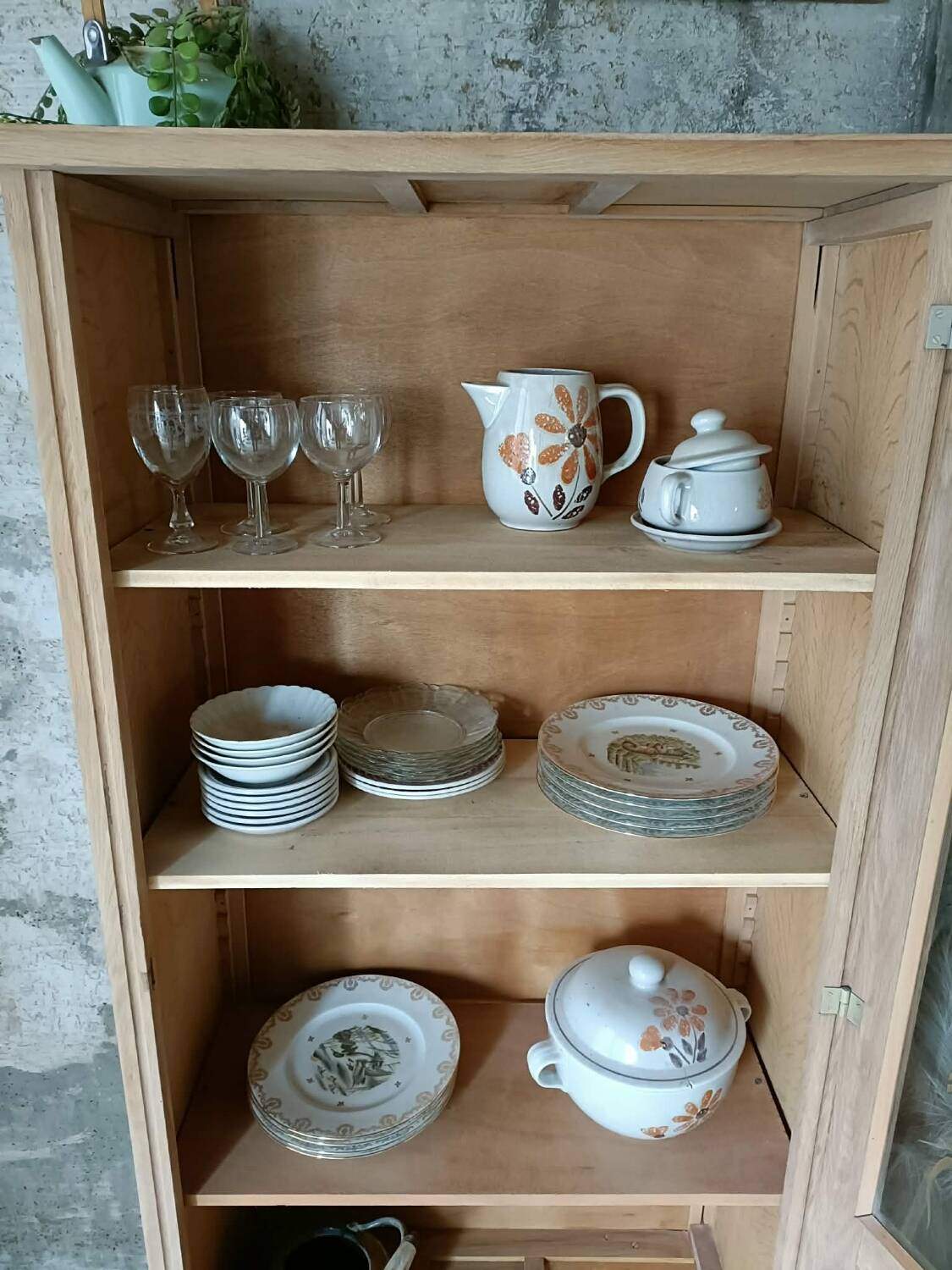 Bonnetière vitrine