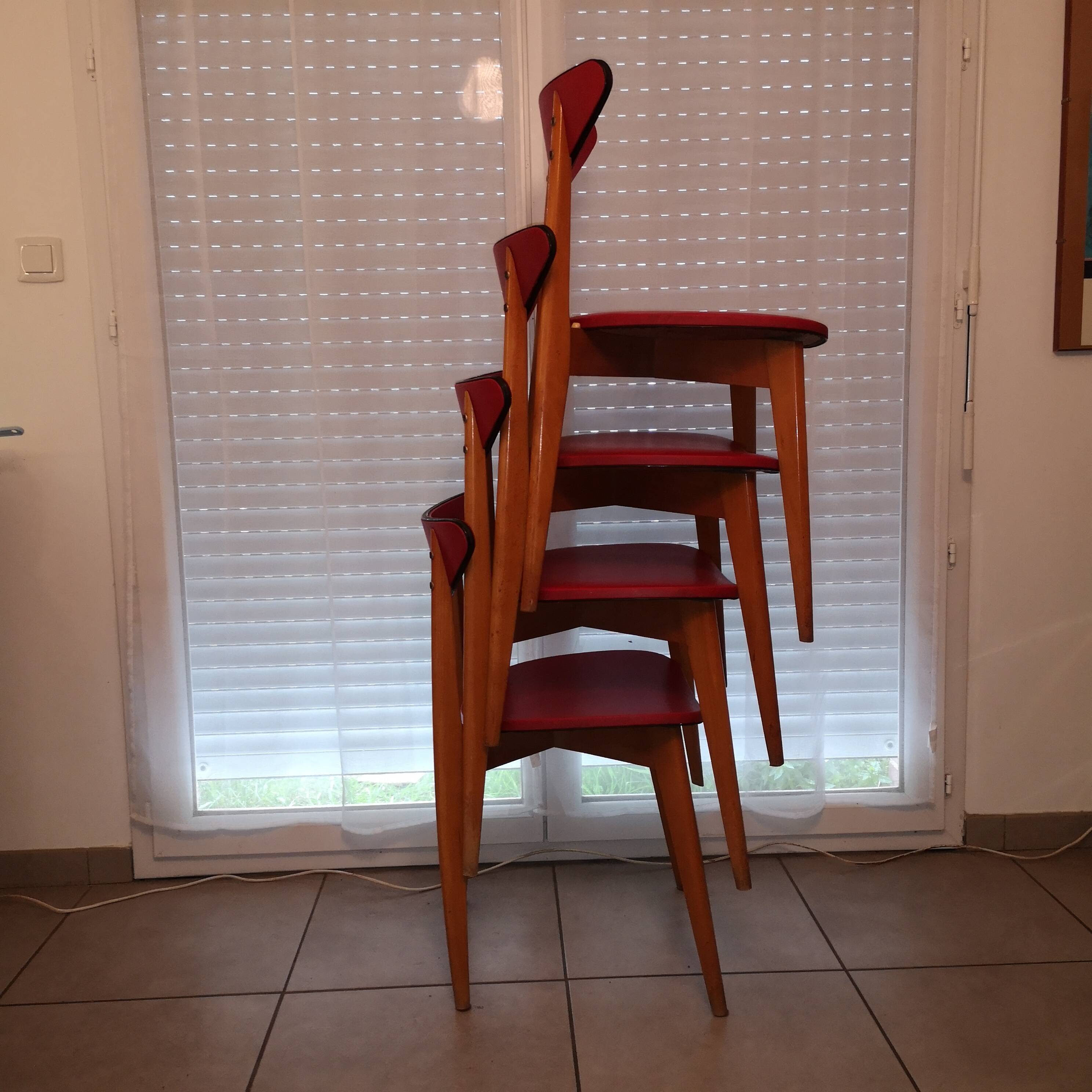 Set of 4 Vintage Chairs – 50s/60s Design – Red Faux Leather – Stackable