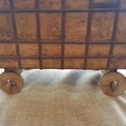 Coffre ancien indien vintage  sur roues en bois début 20eme s