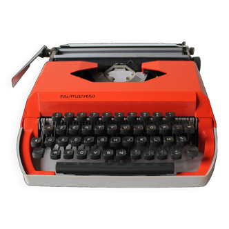 Vintage 'Primavera' typewriter