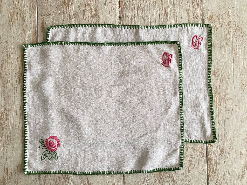 12 old hemp embroidered placemats - 39x27 cm