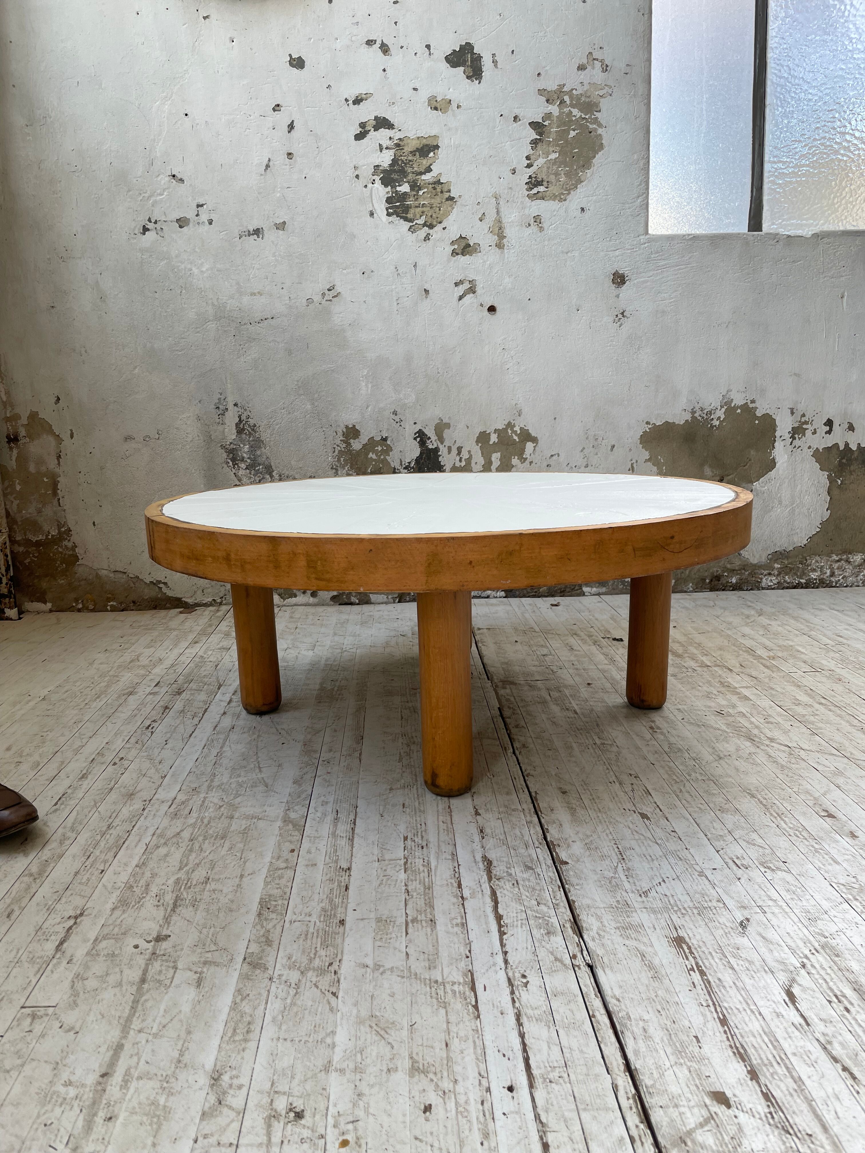 Round coffee table white ceramic and wood