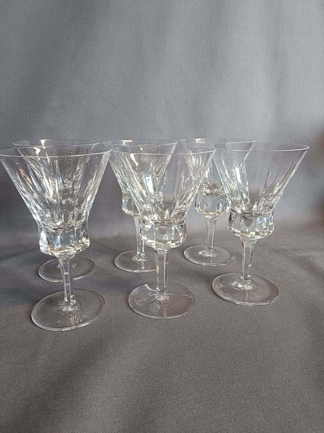 Série de 6 verres à vin rouge en cristal de Bayel forme tulipe