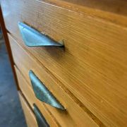 Mini commode vintage en bois avec plateau en formica