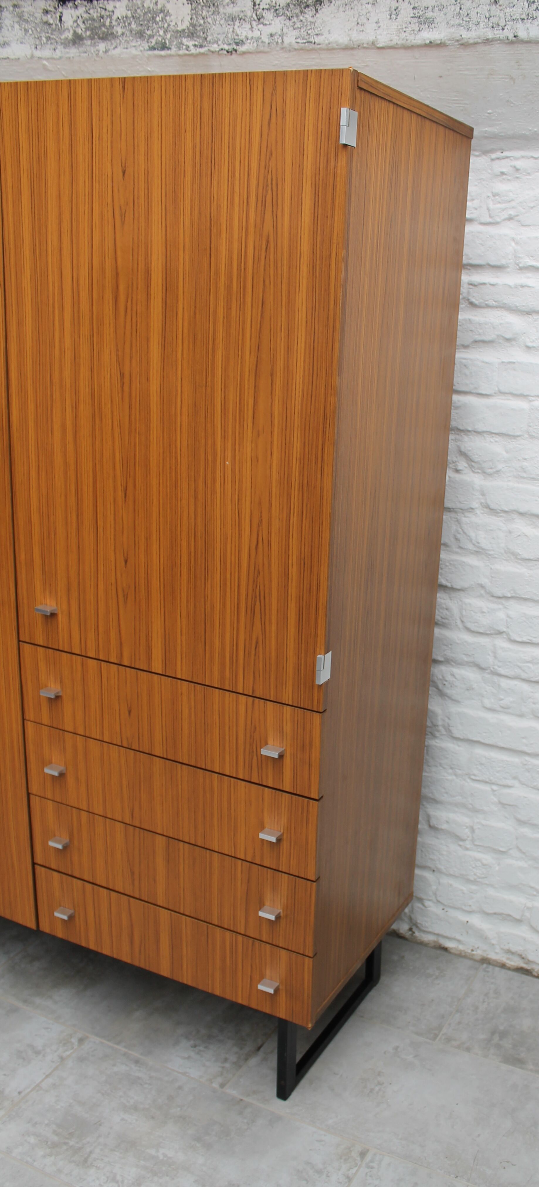 Pierre Guariche wardrobe for vintage Meurop 1960