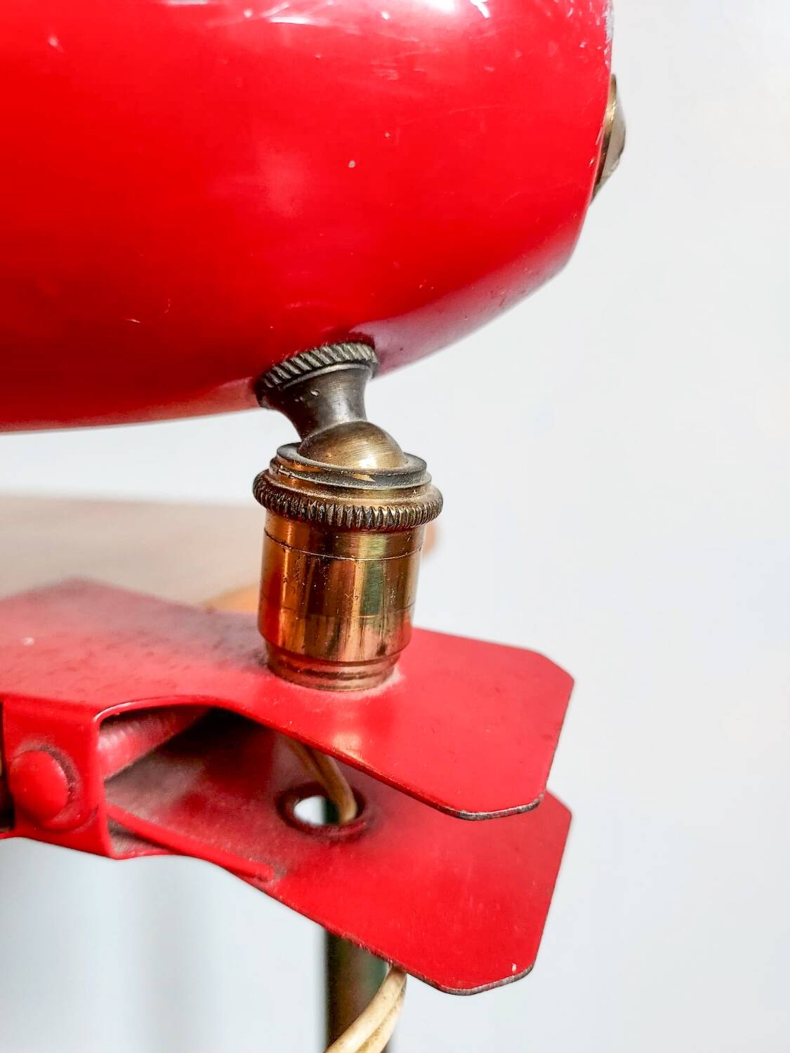Lampe à pince vintage rouge – années 50