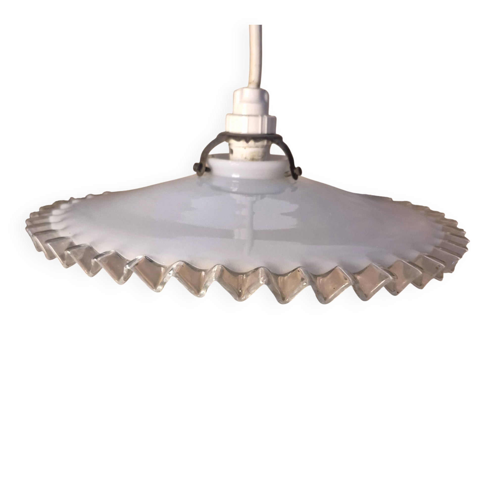 Opaline suspensions