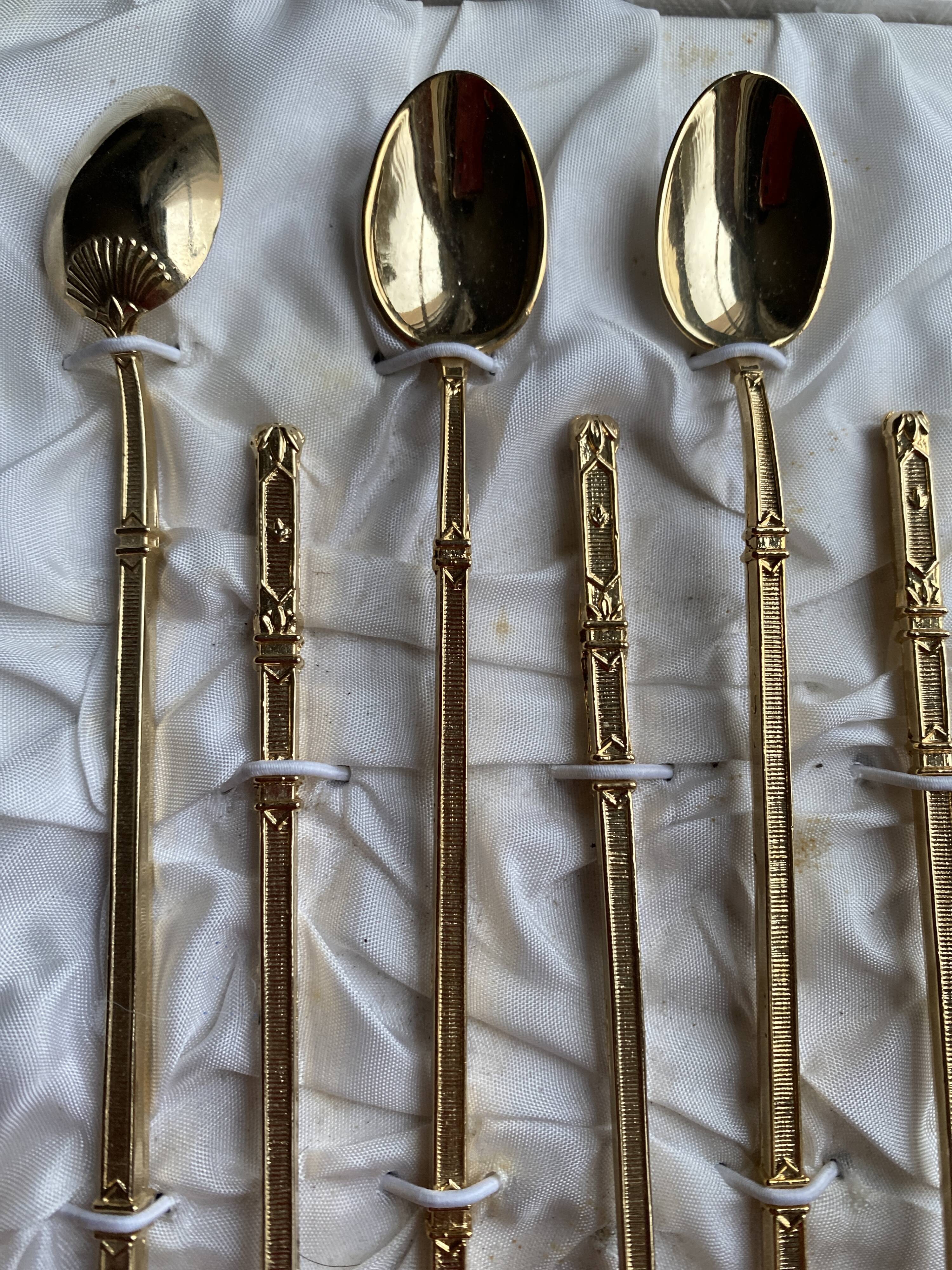 6 golden teaspoons/tea spoons