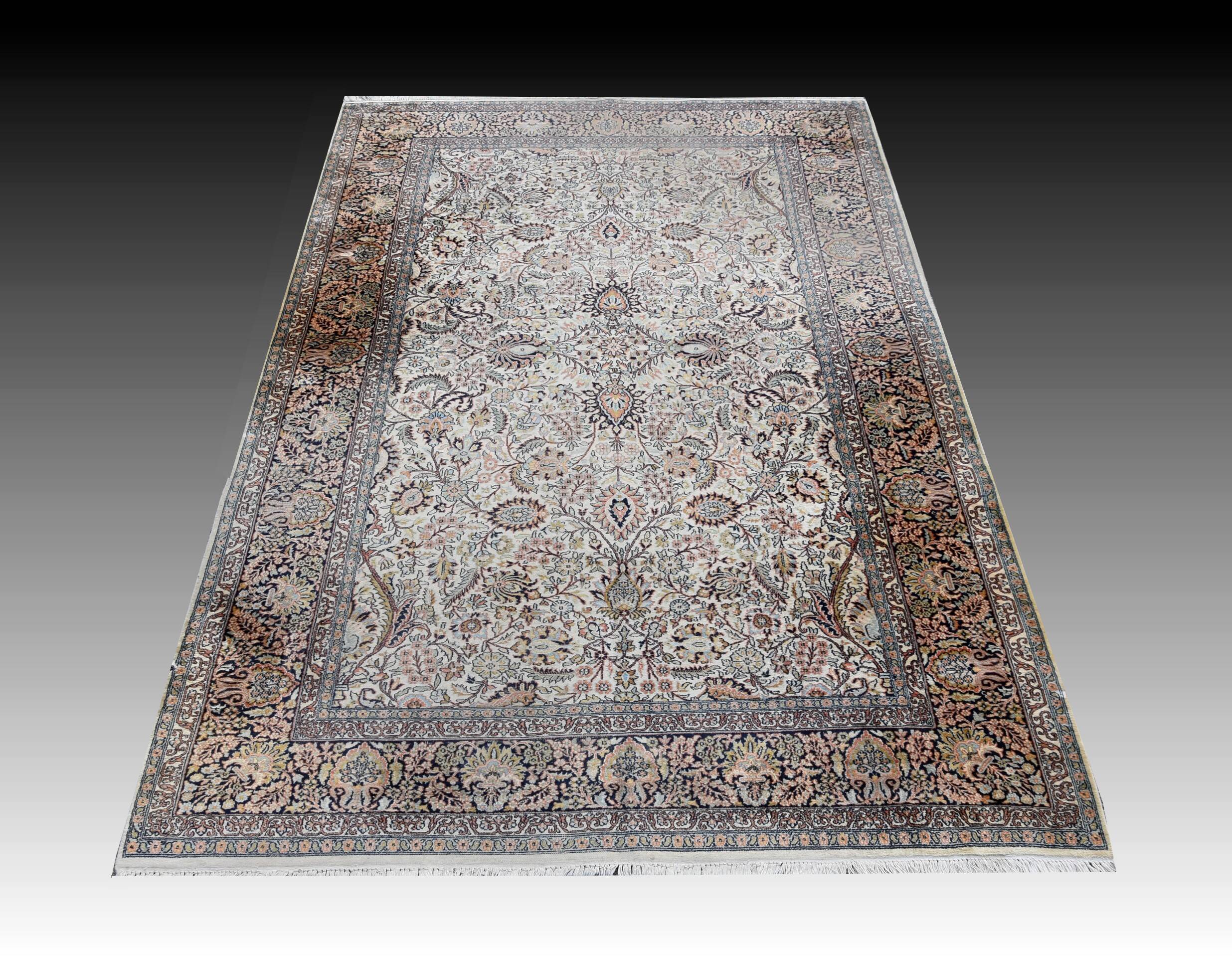 Kashmir Silk Oriental Rug: 1.68 x 2.63 Meters