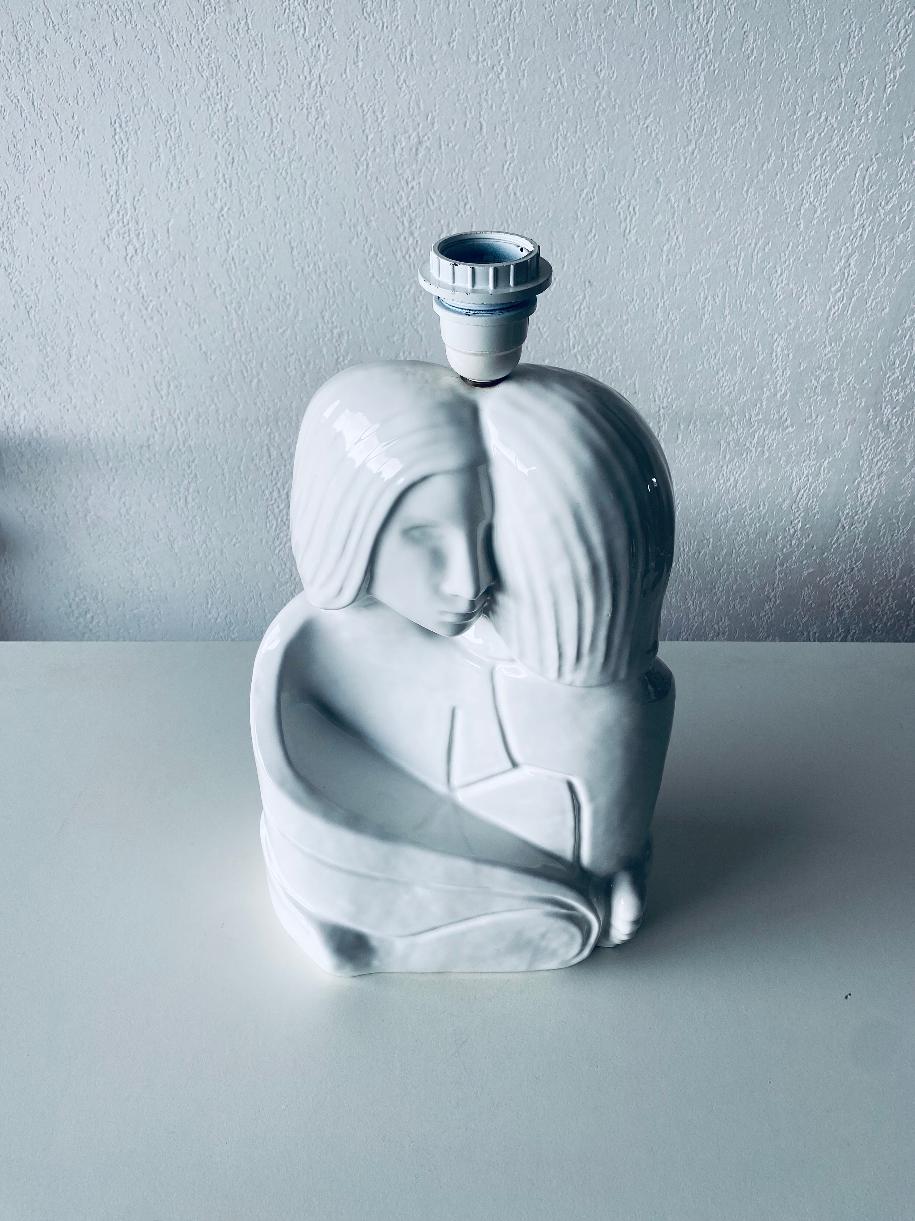 Ceramic entwined couple lamp