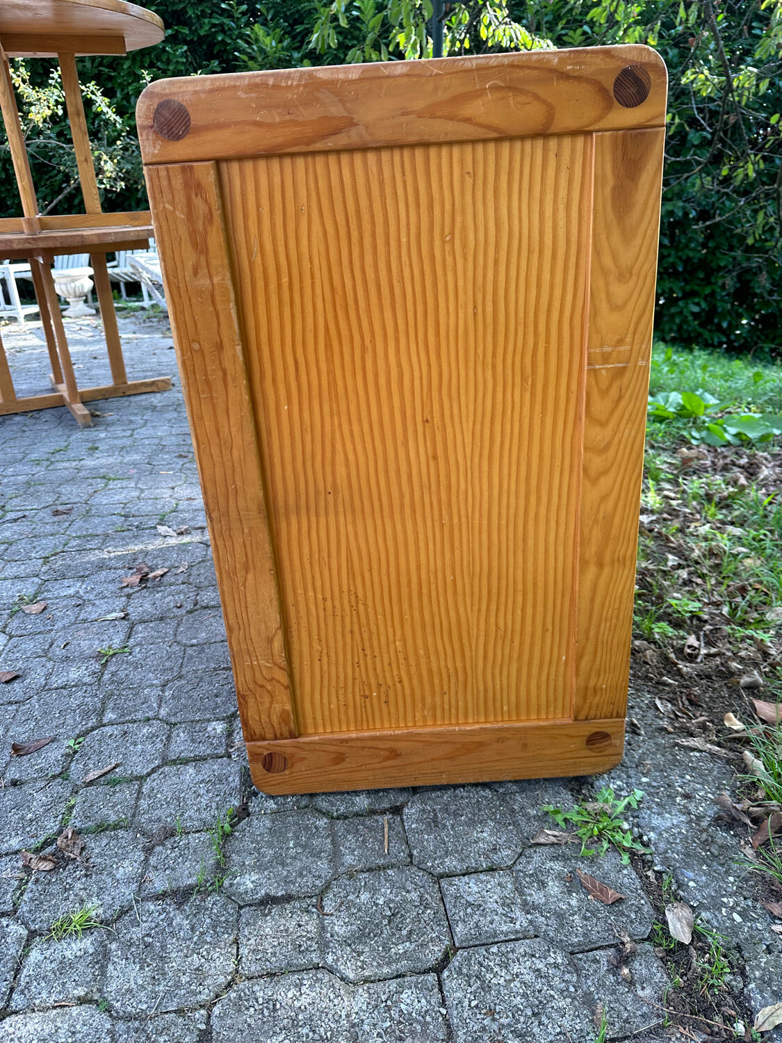 Mountain chest of drawers
