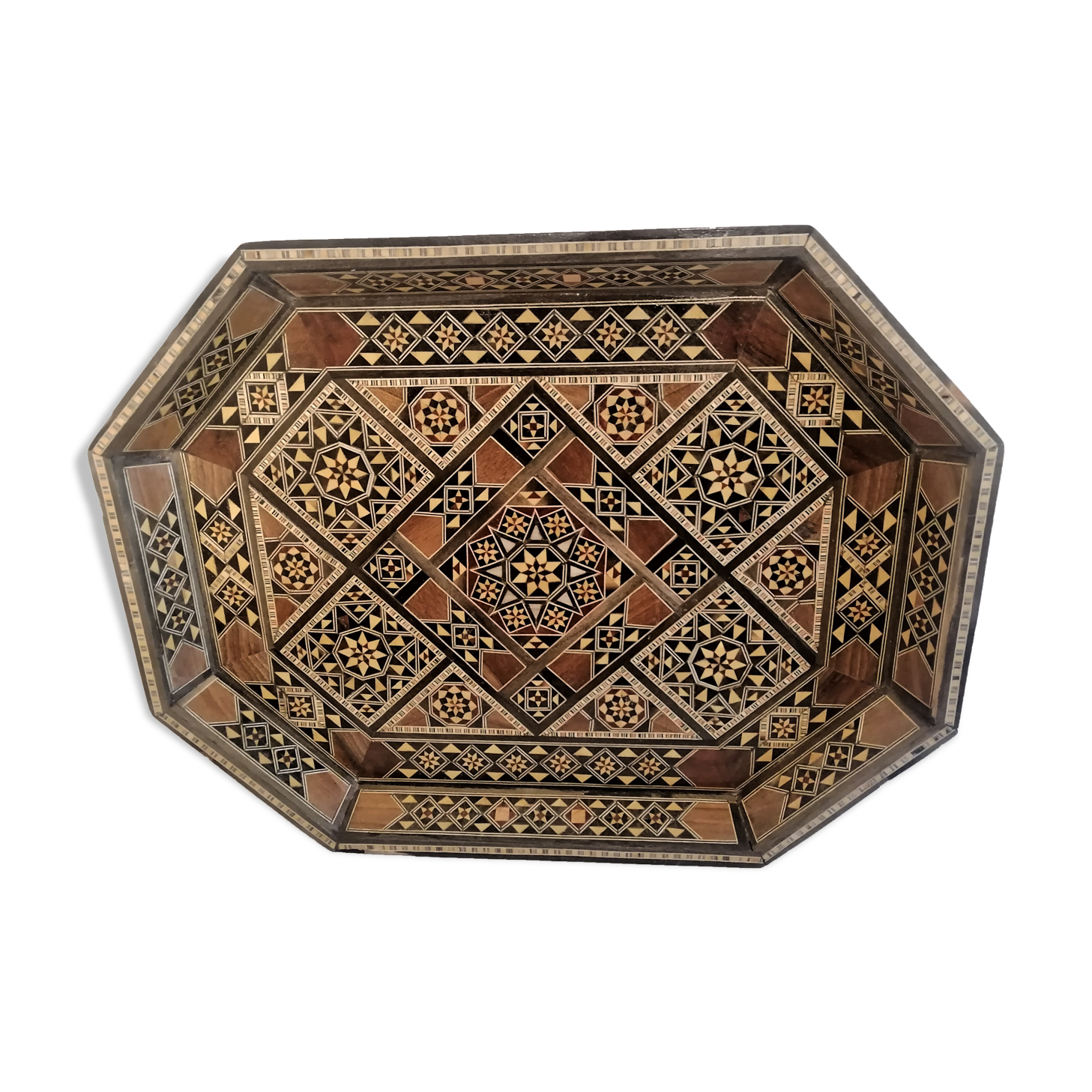 Syrian service tray in fine marquetry. First half of the twentieth century.