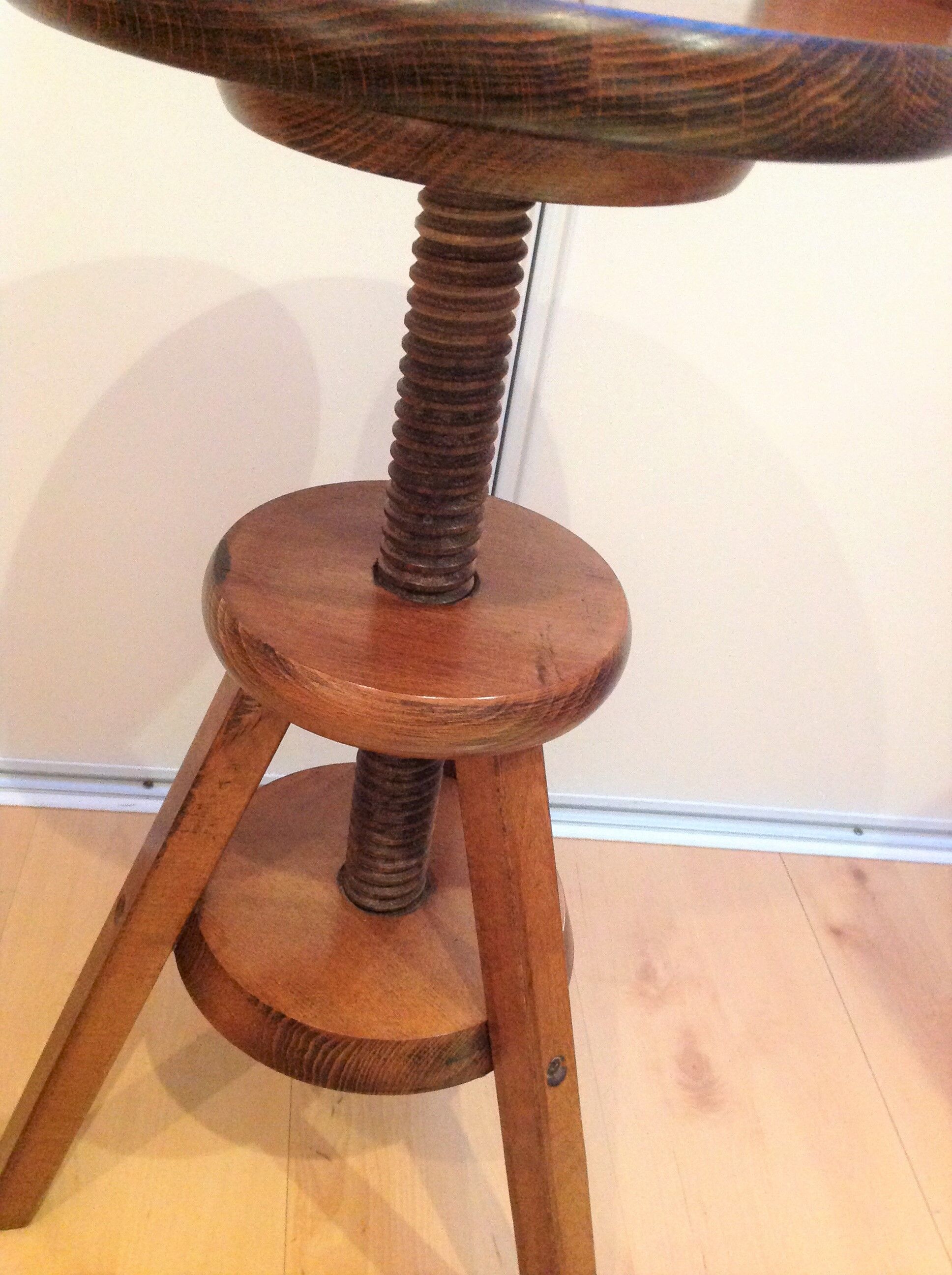 Wooden tripod stool / vintage 60s-70s