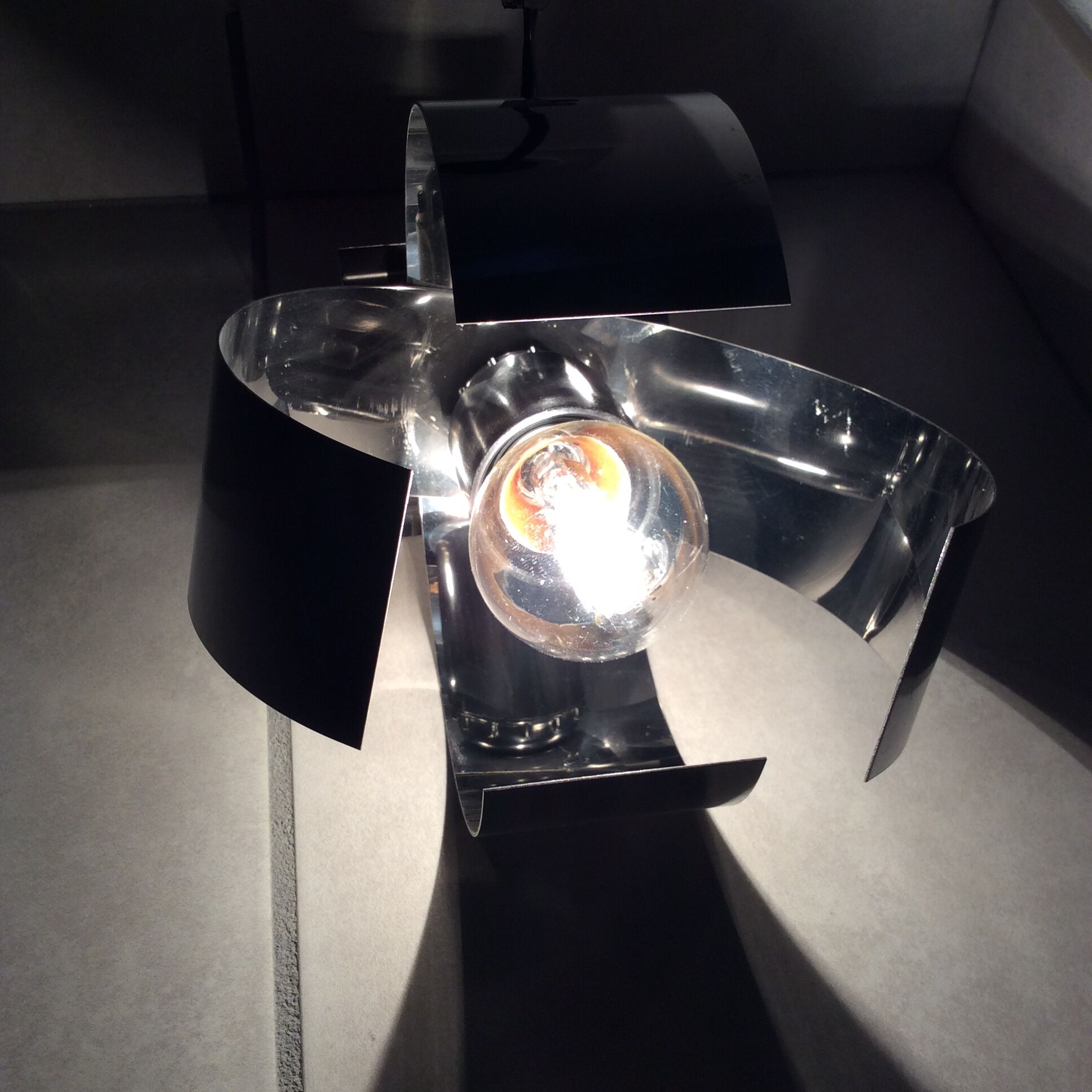 Stainless steel flower wall lamp