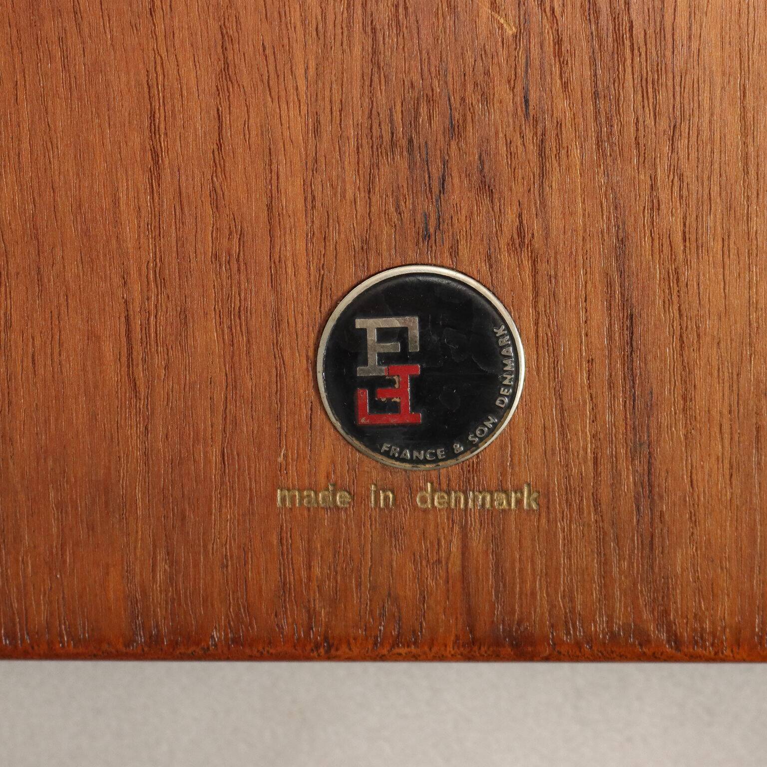 'FD 532' coffee table by Finn Juhl for France & Son