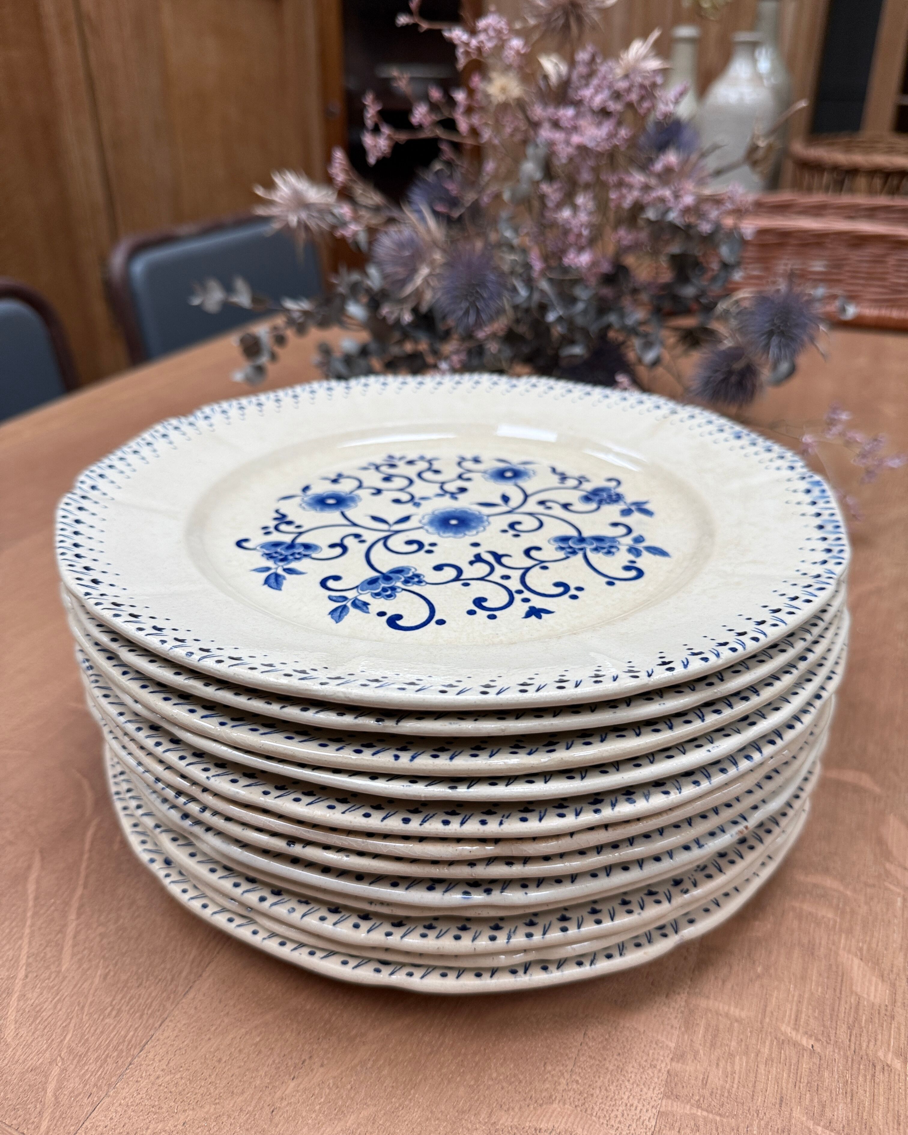 Large flat plates ironstone Boch Frères