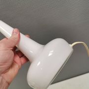 Lampe de table Le Klint, verre opalin blanc laiteux, dessus en laiton, modèle 311