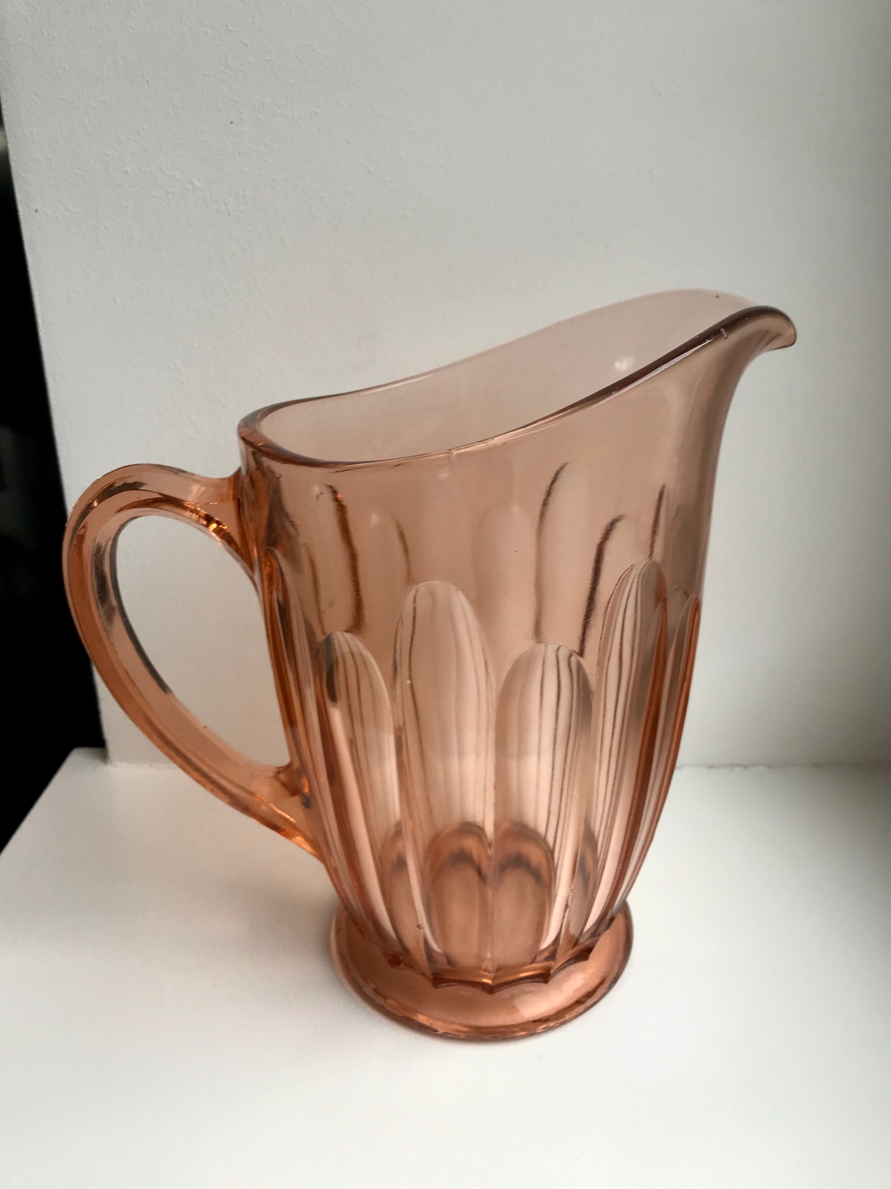 Pink pitcher in molded glass 50s