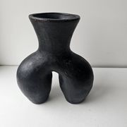 Magnificent Coco Fesse vase in ceramic terracotta Design - 23cm