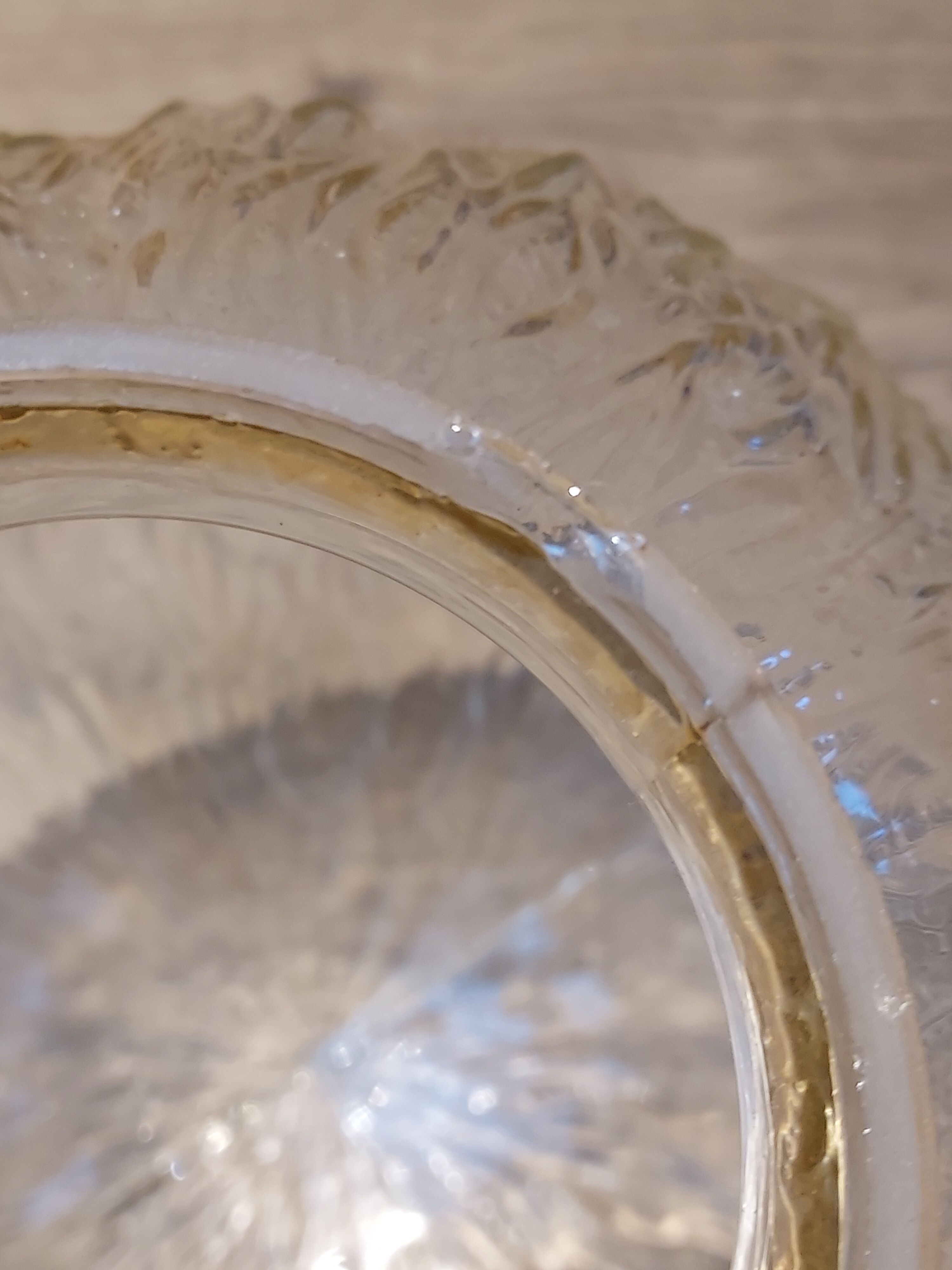 Globe for suspension