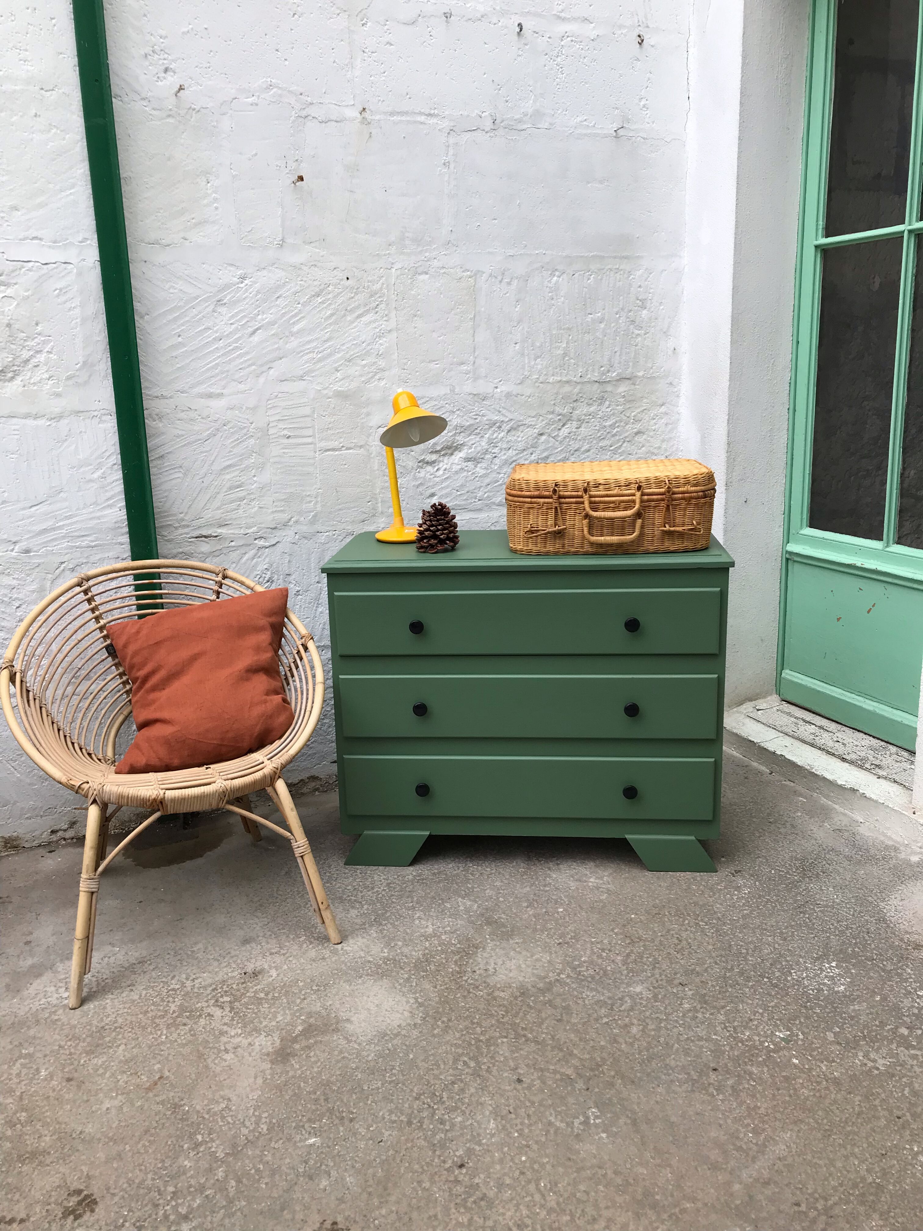 Commode year 30 Green Eucalyptus from Resources