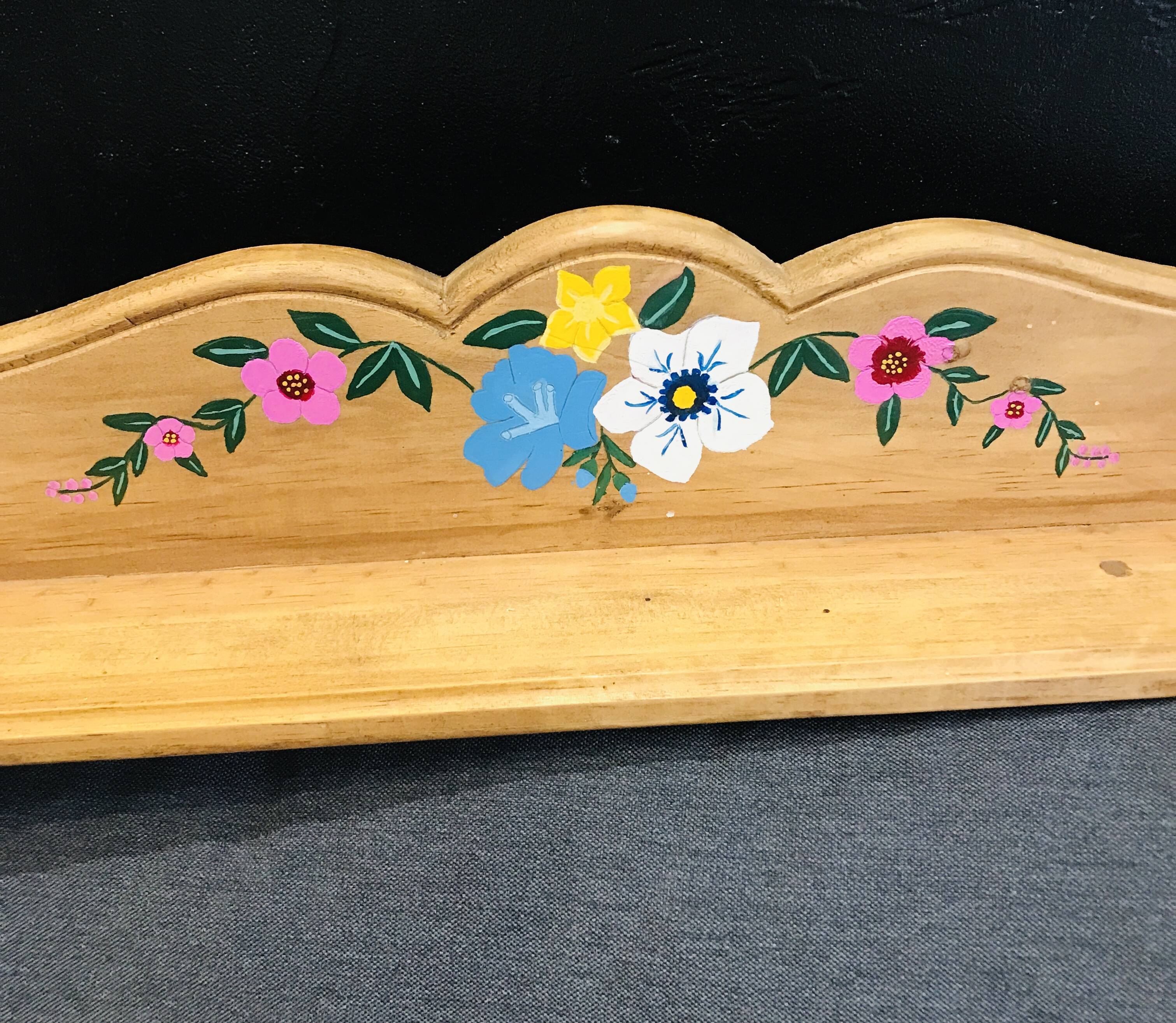Petite étagère motif floral