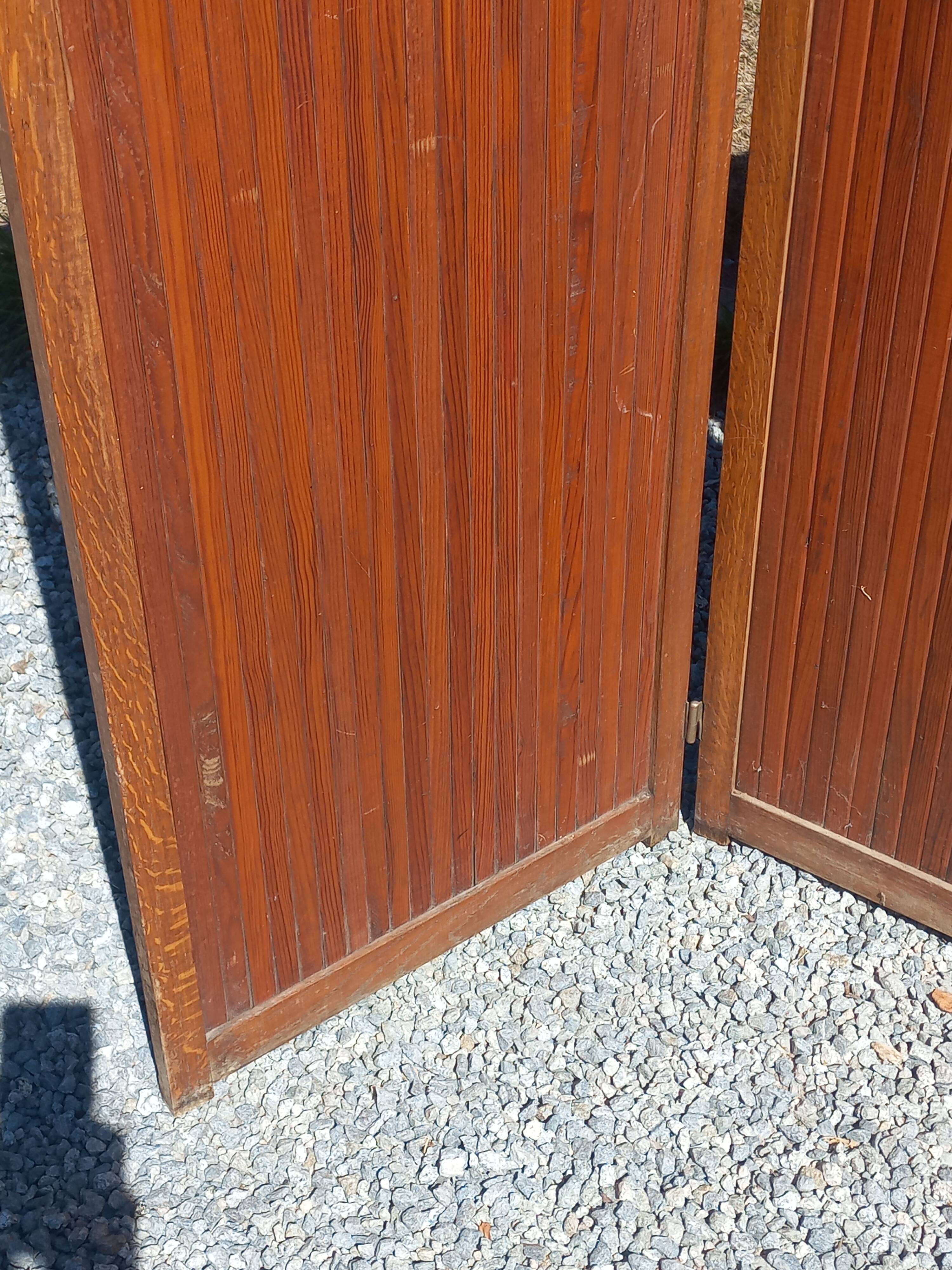 1930s bistro screen with slats