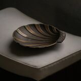 Danish Art Deco decorative shell bowl in bronze, 1930s–1940s.