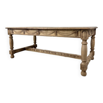 Middle table in bleached oak