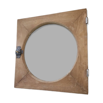 Old bull's-eye window