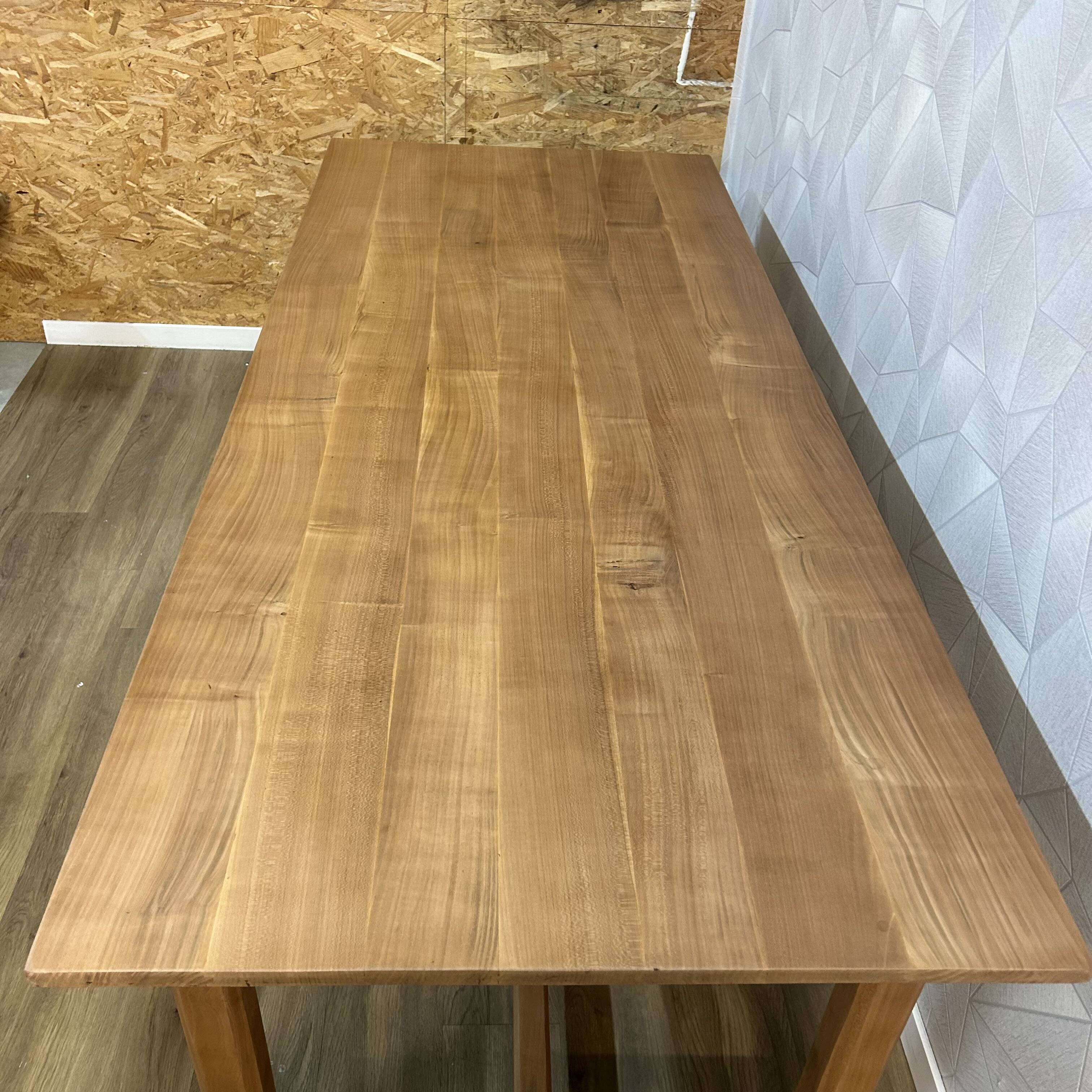 Elegant farm table