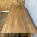 Elegant farm table