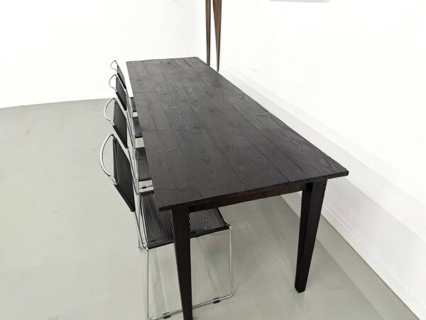 Grande Table de Ferme Années 50 en Bois Brûlé (Shou Sugi Ban) – L245 cm