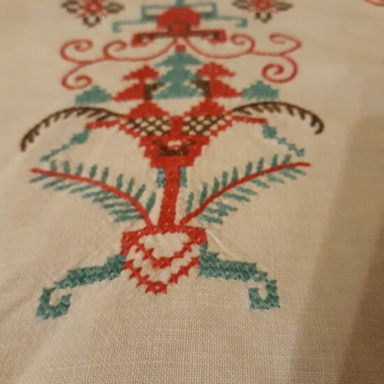 Embroidered cotton tablecloth 90s